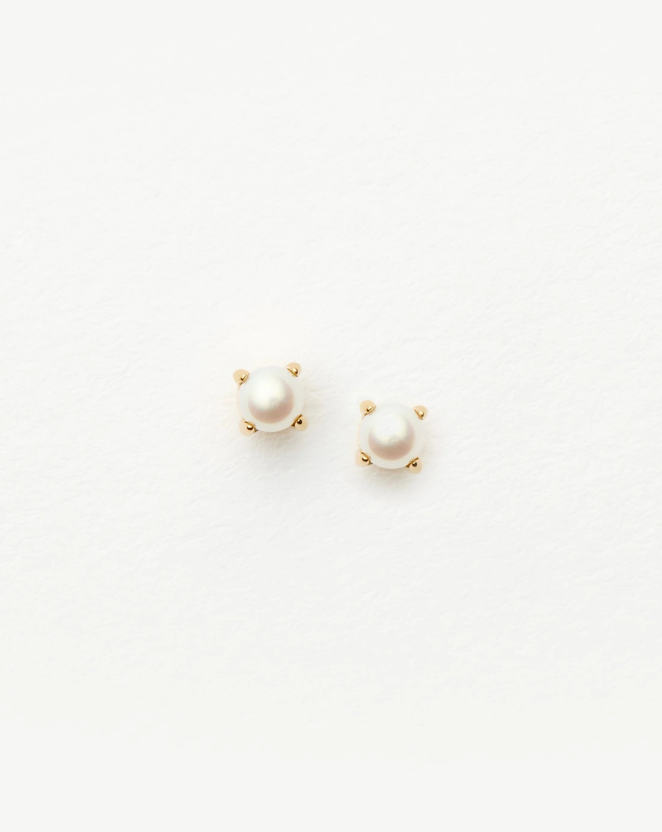14ct Solid Gold Pearl Stud Earrings | Missoma UK | Missoma UK