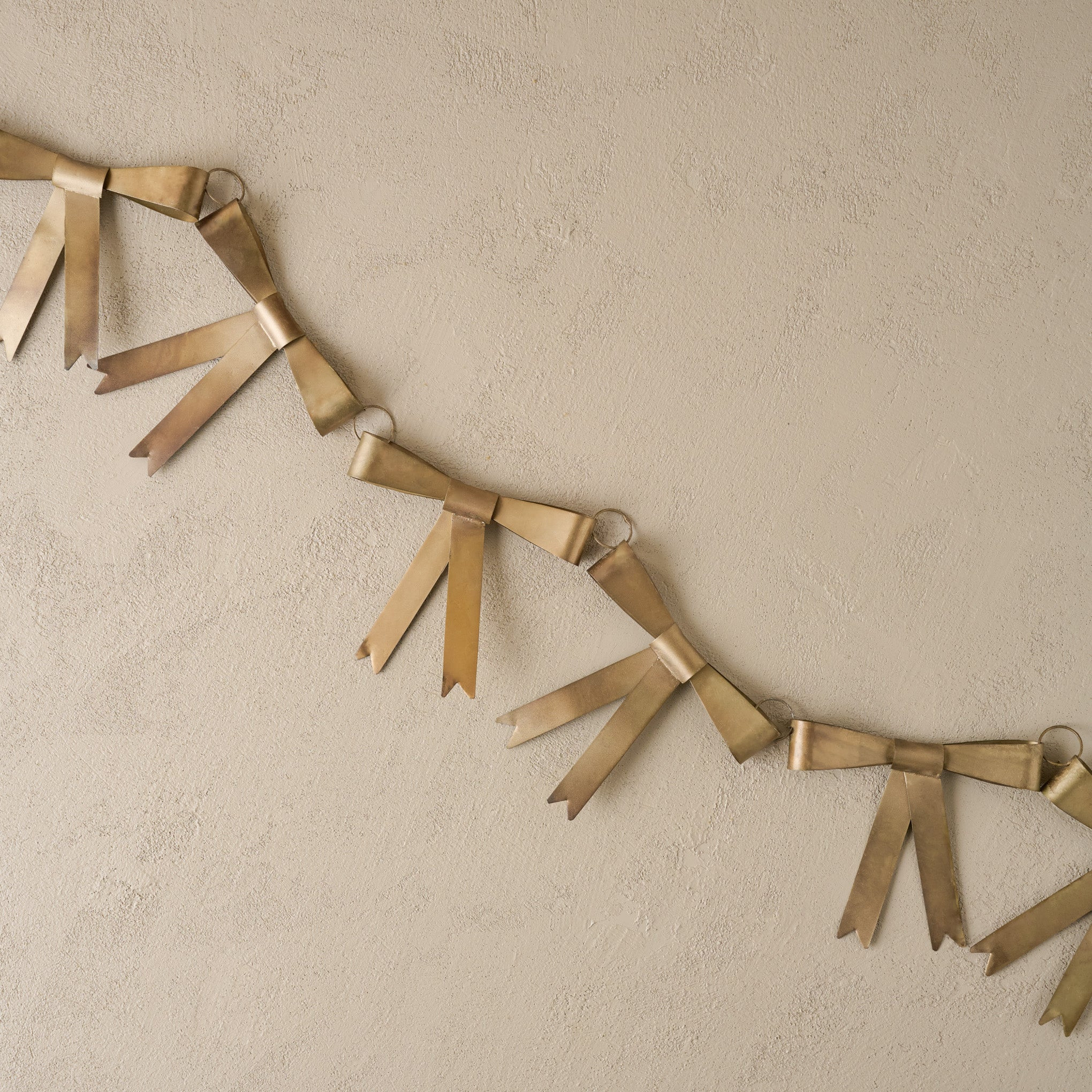 Gloria Brass Bow Garland | Magnolia