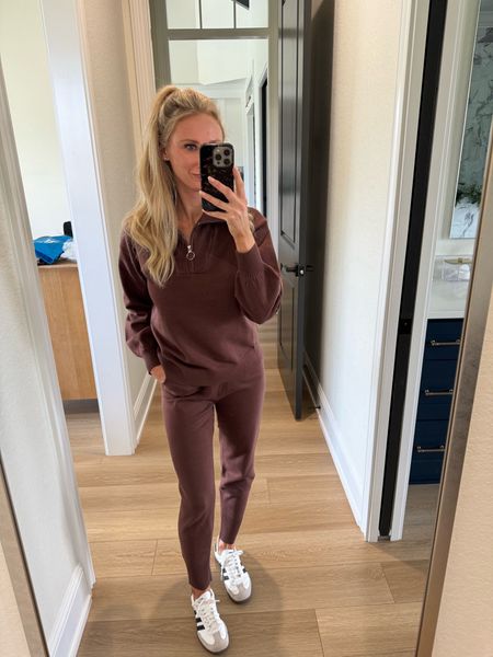 Comfy outfit, tracksuit, matching loungewear 
