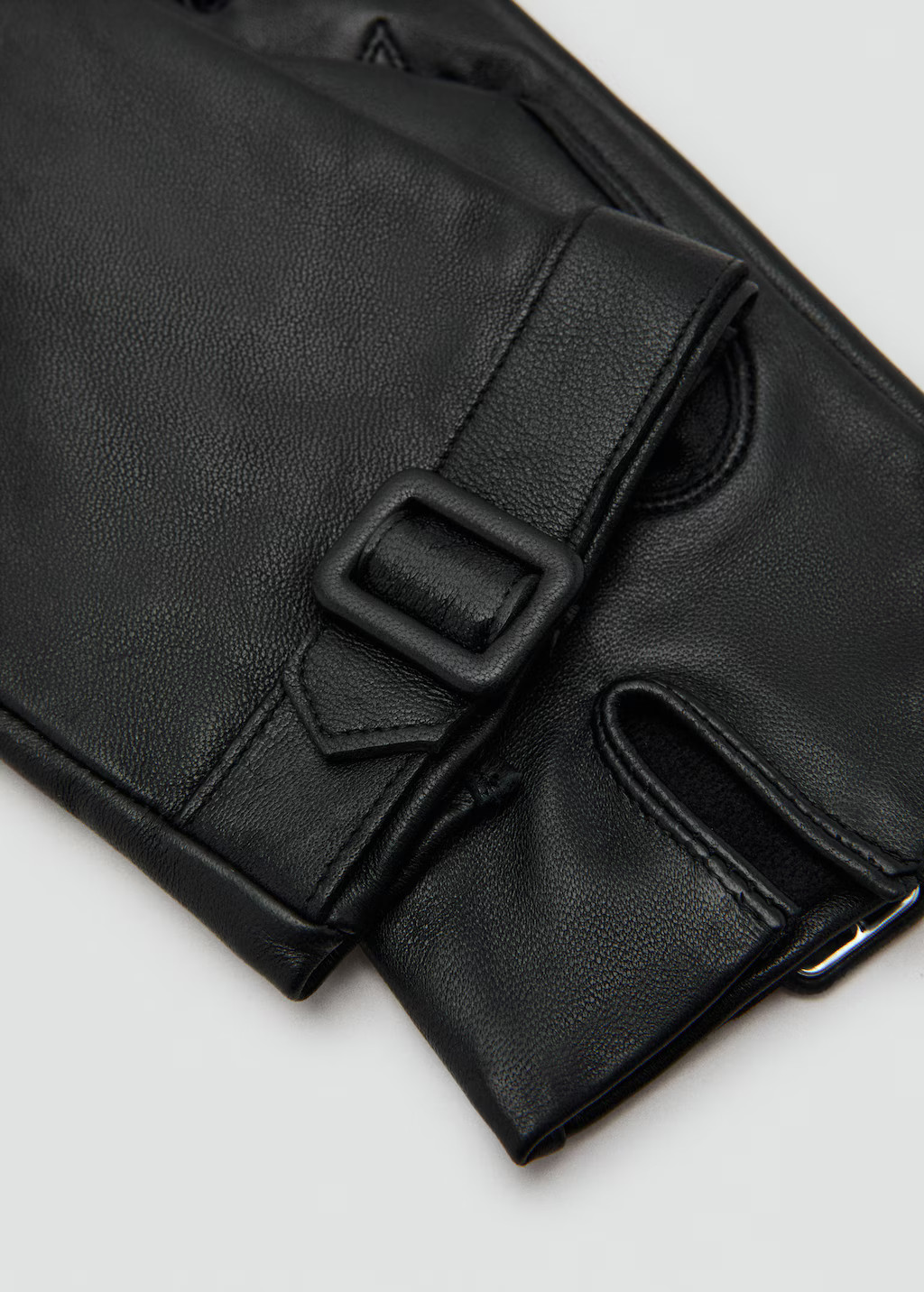 Leather gloves with buckle - Women | MANGO USA | Mango (US/MX/AU)