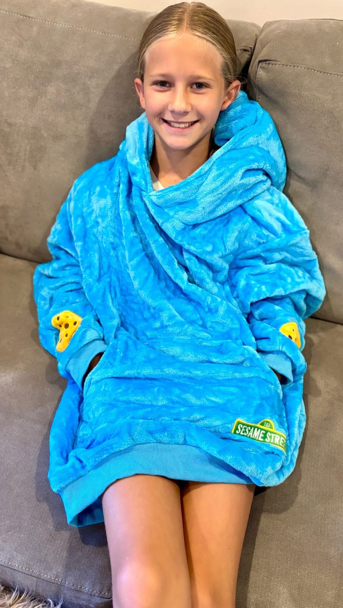 Say hello to @plushiblebrands 🥹 My daughter is obsessed with her Cookie Monster one, and I get it—they’re SO soft and comfy! And yes, I found an avocado one for myself 😂🥑

The best part? They zip into a little ball that doubles as a pillow and makes them so easy to take on vacation. ✈️

Comment PLUSH and I’ll send you the link! 

#plushiblebrands #momfinds #kidsfinds #momlife #plushies