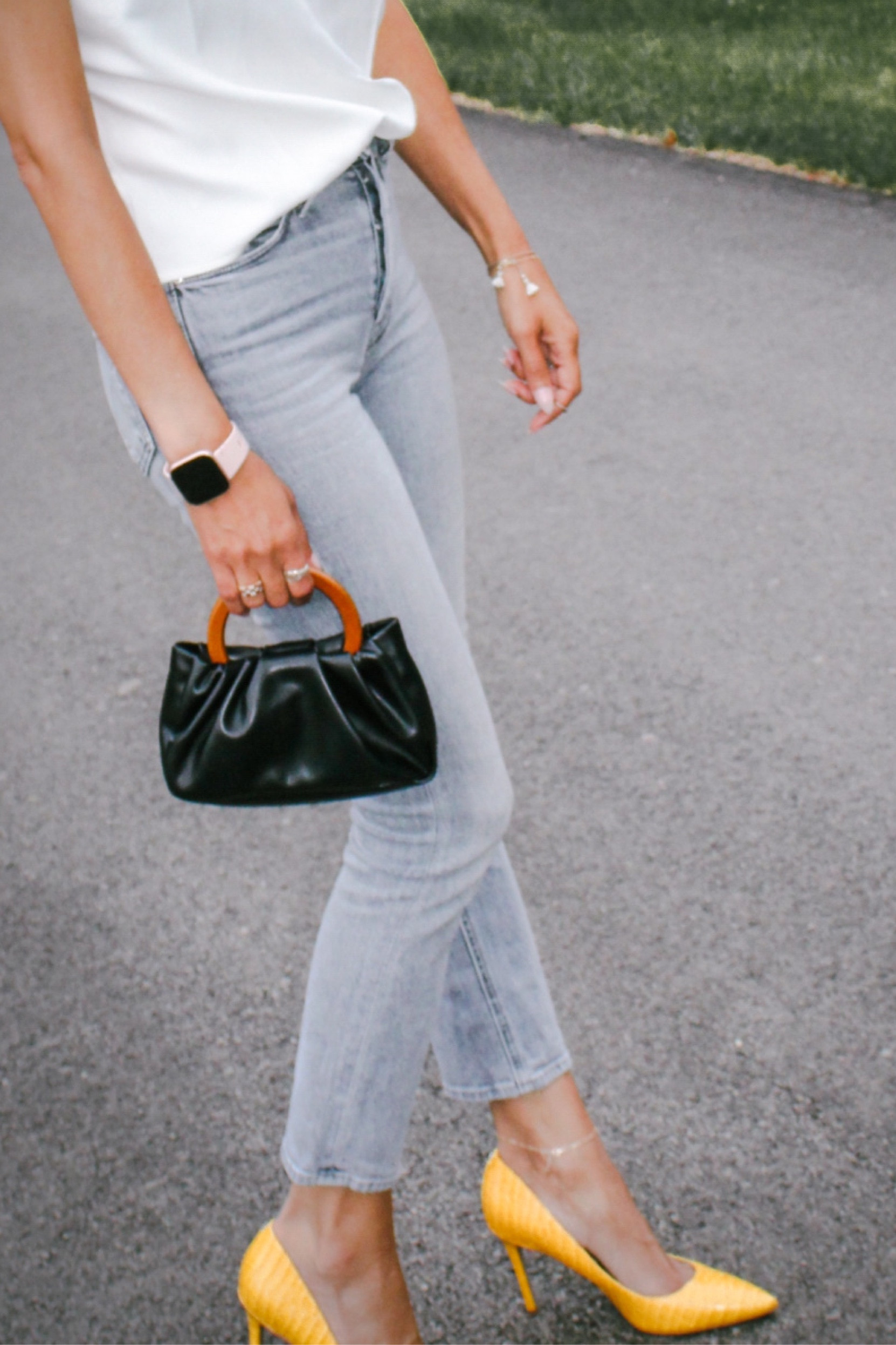 Cropped denim for the win. ♥️

#LTKFind #LTKstyletip