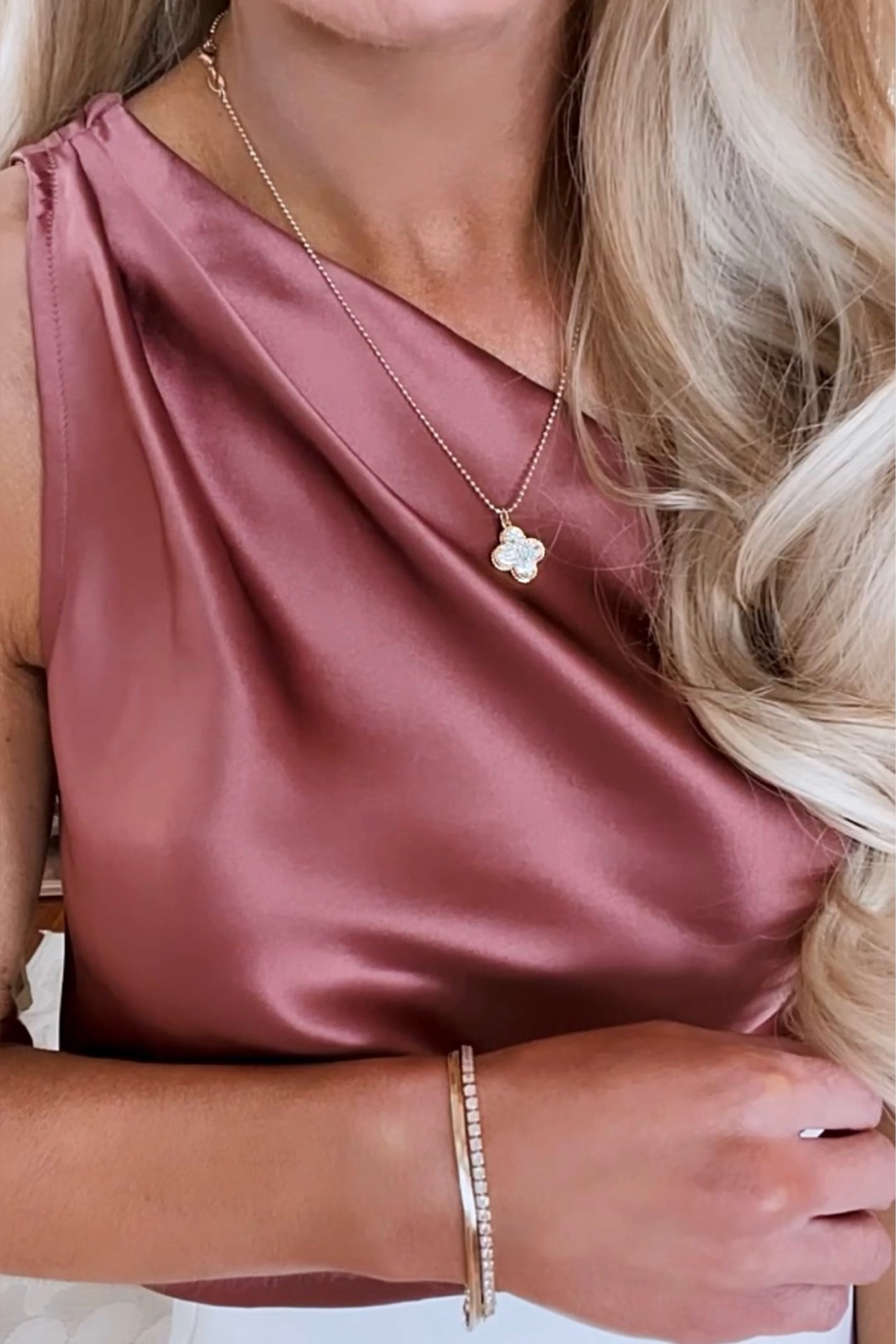 Date night jewelry from @macrae_and_co

#macraeandco 

Date night outfit 
Girls nught outfit 
Accessories 
Gold necklace 
Gold earrings
Bracelet 

#LTKstyletip #LTKGiftGuide #LTKFind