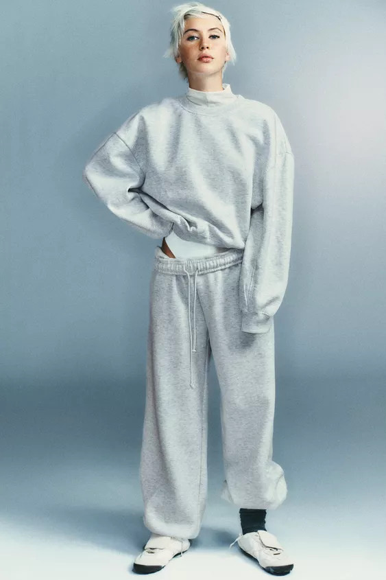 BASIC PLUSH SWEATSHIRT | Zara UK