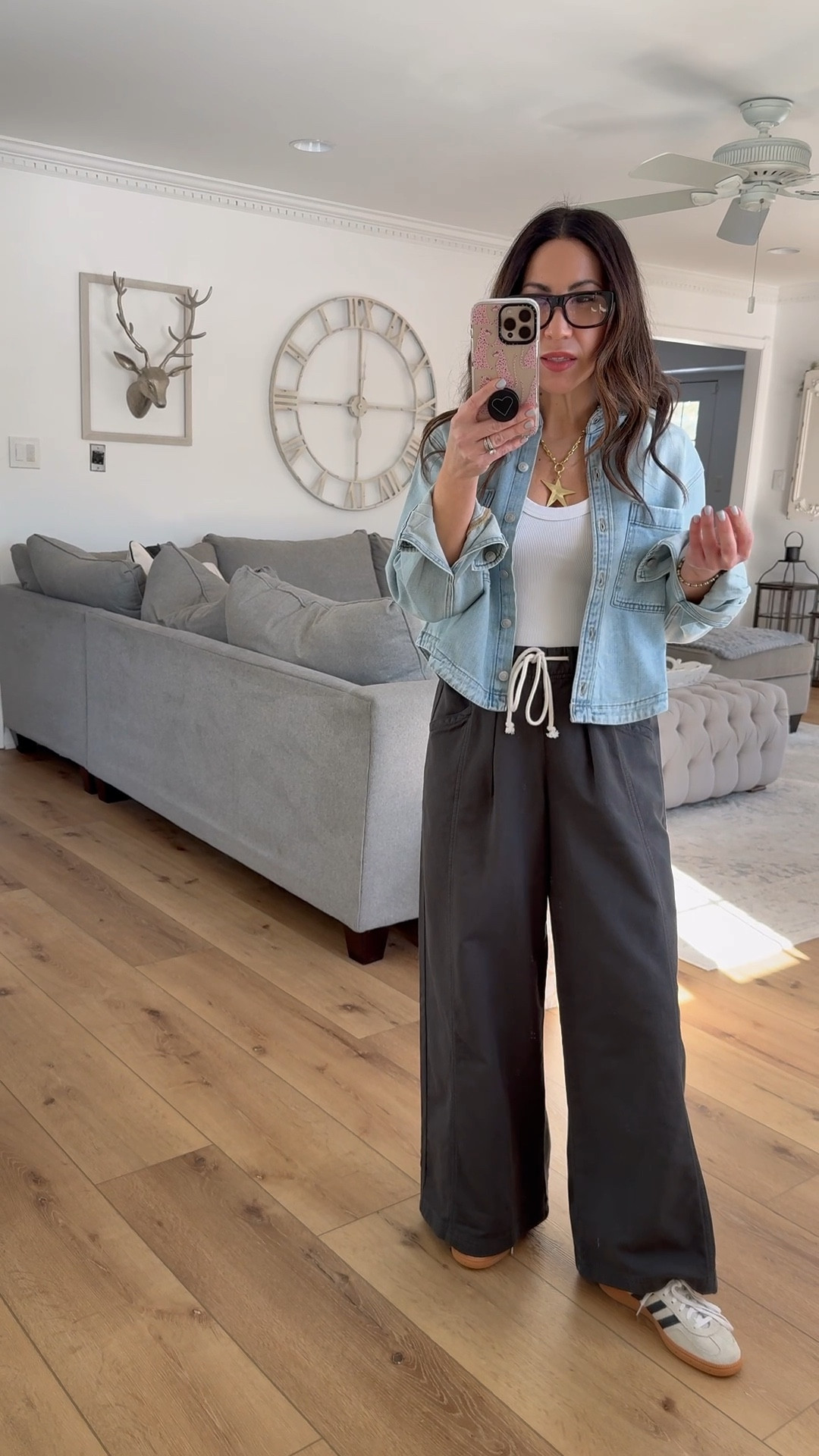 Jewelry code HOUSEOFLEO20. Glasses code TAMMY10AM. Xs denim shirt. small petite wide leg pants. Sneakers size down. 

Drawstring jeans, lounge jeans, wide leg jeans

