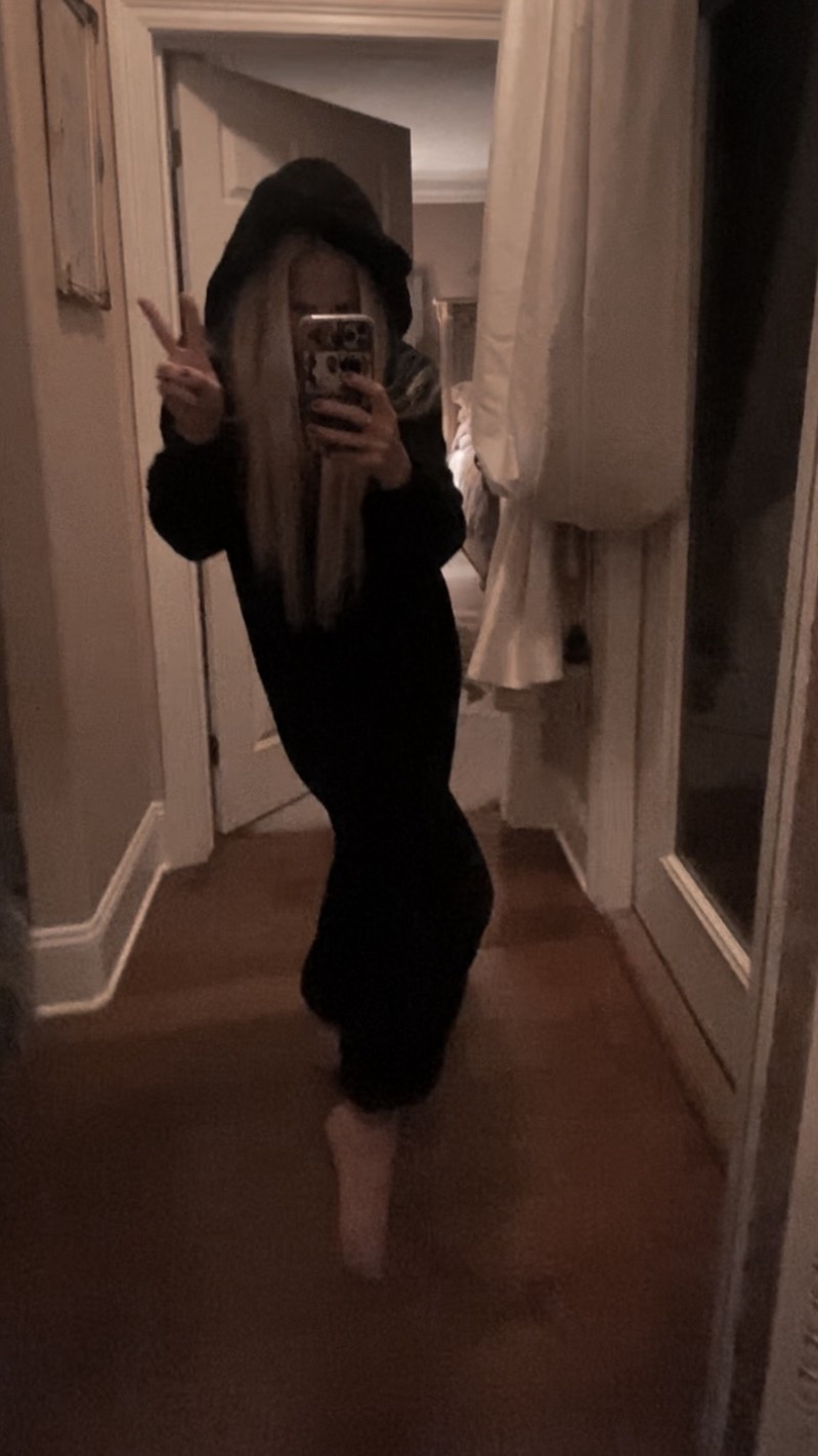 prep day = handled.
full grocery list. workouts set. no guessing.

it’s february. if you know, you know.

once you’re a tone babe, you’re locked in.
we don’t entertain drama. we don’t spiral. we don’t chase chaos.
we stay in our lane, do the work, and build real camaraderie.

these are women in the second half of life who finally figured it out — structure over noise.

also… if you’re not wearing a onesie when it’s freezing outside, what are you even doing.
this one is elite. wore it to barre at christmas and haven’t taken it off since. might need a backup.


#LTKootd #LTKmomlife #LTKselfcare