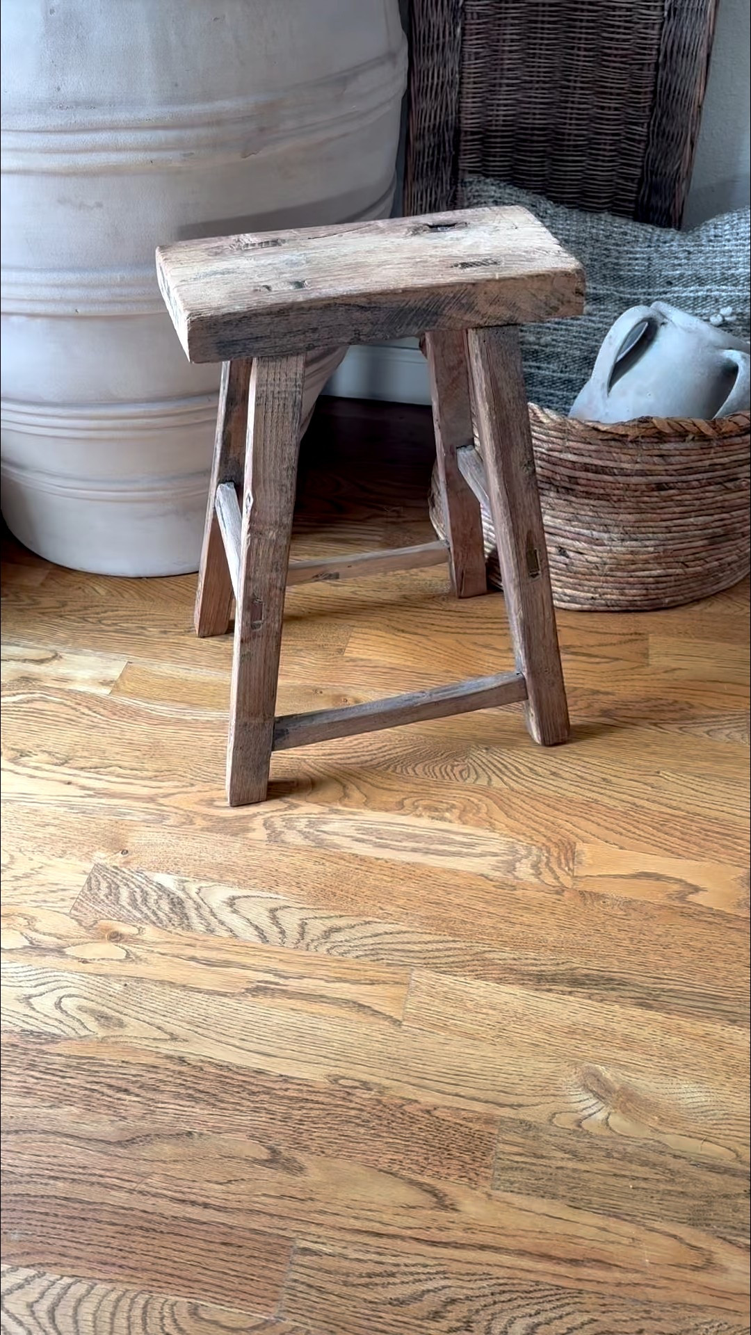 Vintage goodness stool and you can find it on Amazon