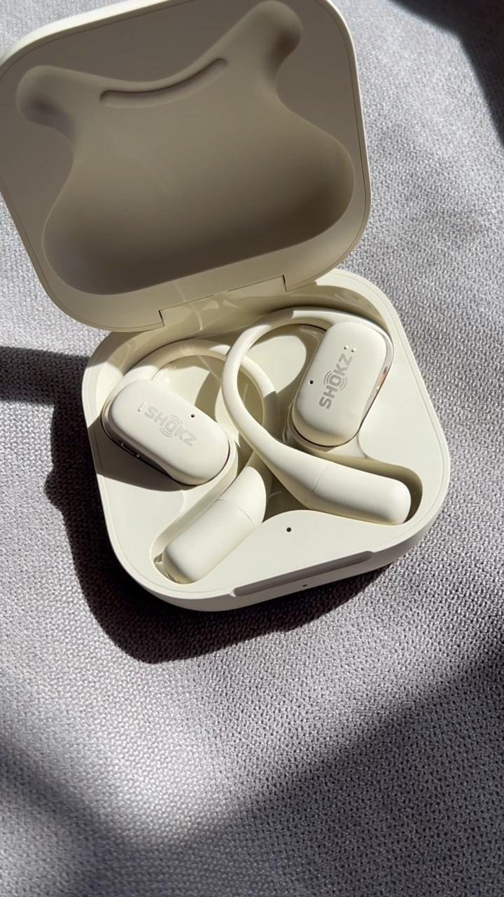 Don’t miss this awesome sale during Black Friday on the @shokzusa Open Fit Opean Ear Headphones 🎧 
#ShokzOpenfit#OpenFitPromo#ShokzPromo
#OpenEarHeadphones
#OpenEarComfort 

#LTKGiftGuide #LTKSaleAlert