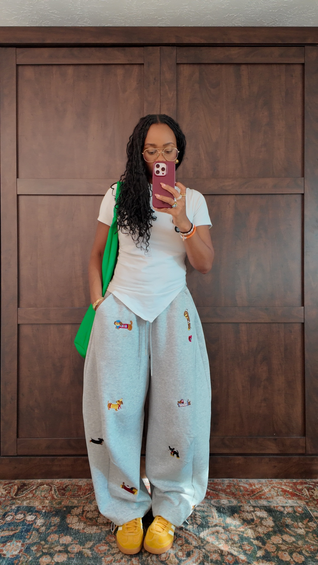 Aelfric Eden created the perfect pair of baggy sweats. Adding these to my staples for the winter and will be collecting all the colors. 