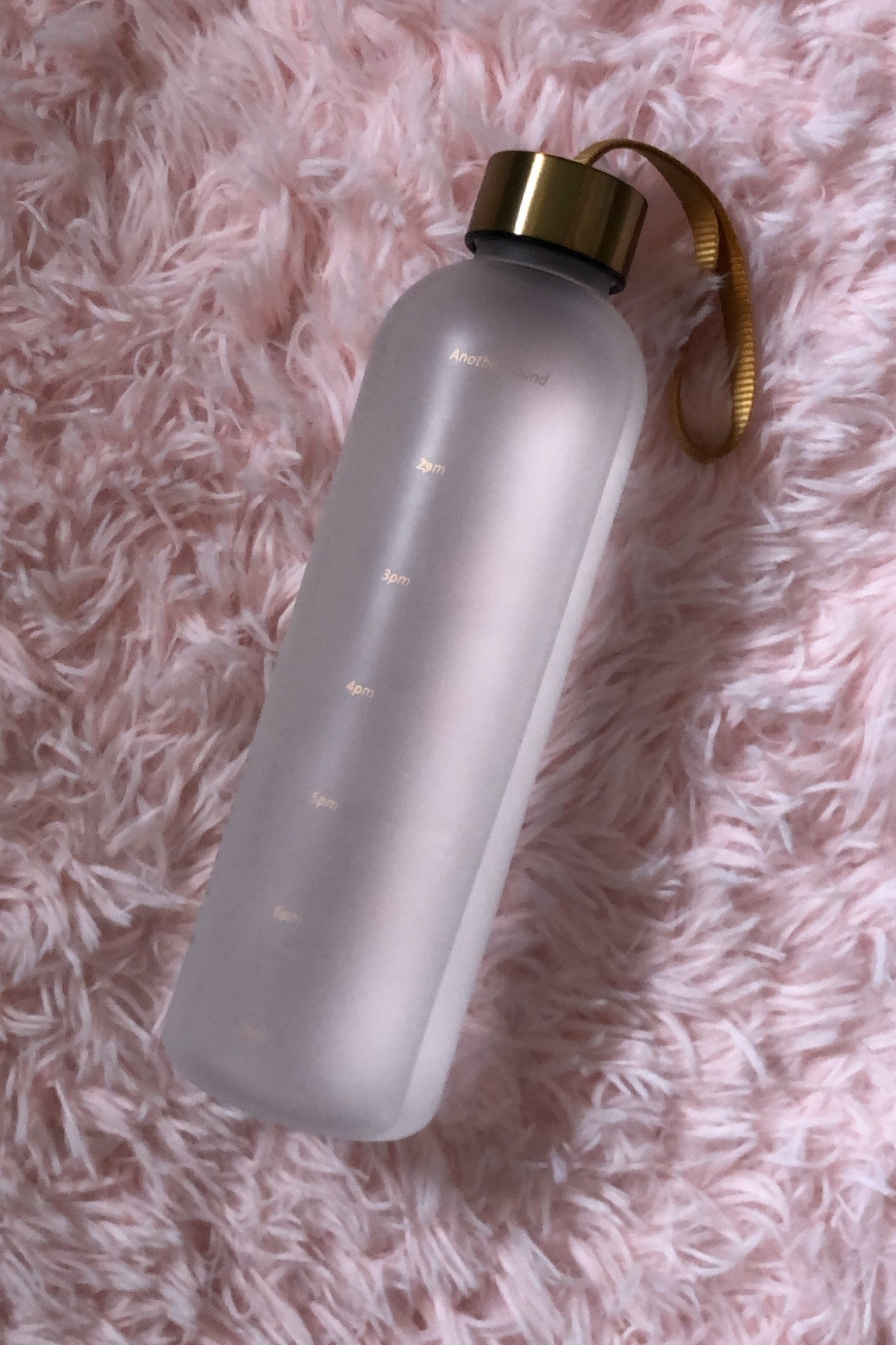 just got the most cute & aesthetic water bottle!! definitely don’t regret this purchase im obsessed 😍😆. you can shop this in 5 different colours

#LTKunder100 #LTKSeasonal #LTKhome