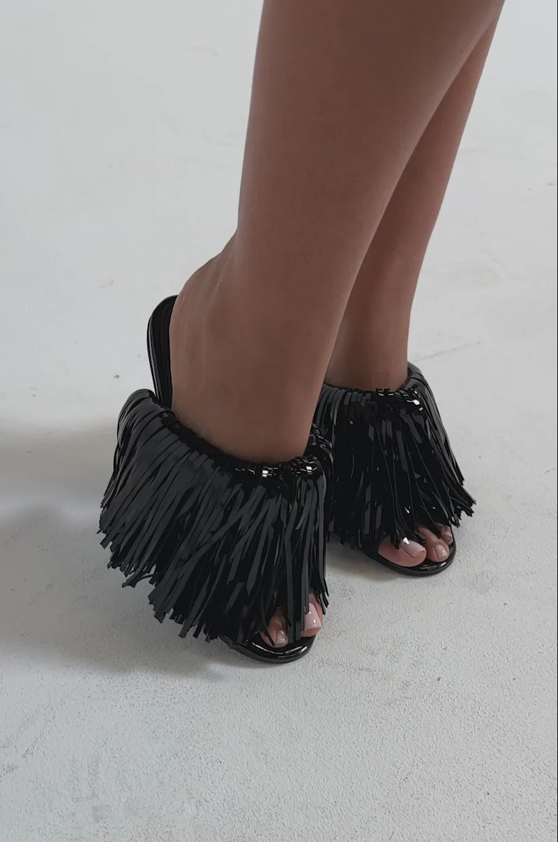 AZALEA WANG VAILYN BLACK FRINGE PU WEDGE SANDAL | AKIRA