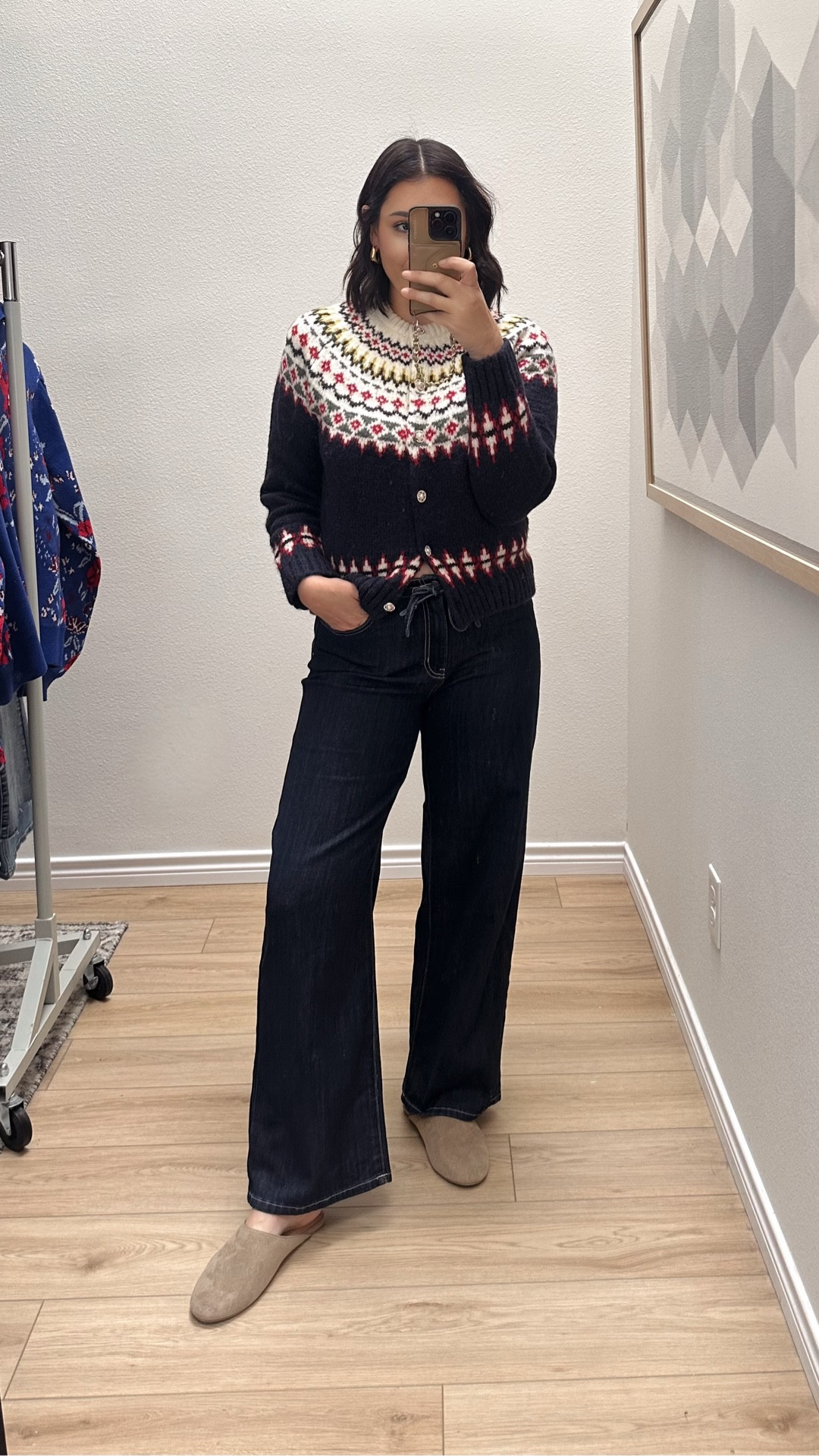 I’m in the large of the sweater — size up for a looser fit!

I’m in the 10 of the jeans, perfectly relaxed.

Use code KENDI15 for 15% off! @shopavara #avaraista #shopavara

#LTKFindsUnder100 #LTKOver40 #LTKHoliday