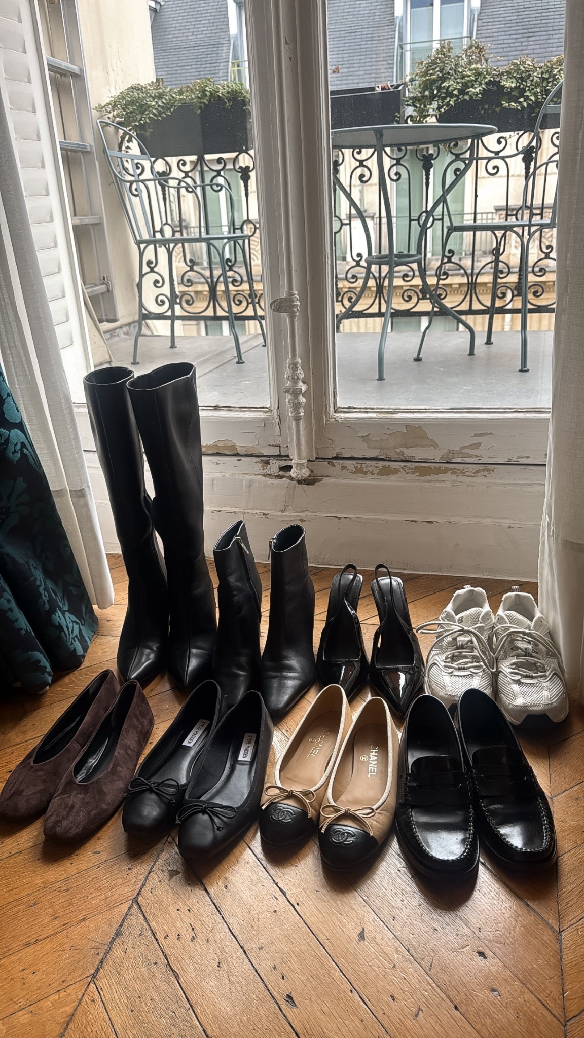 Shoes I packed for Paris and London!

Tall boots - sized up 1/2 size
Booties - sized up 1/2 size
Heels - sized up
Sneakers - tts, so comfy
Brown flats - tts
Black flats - old linked similar 
Chanel flats - tts, not comfy but so pretty 
Loafers - run big, sized down 1 size 

#LTKFindsUnder100 #LTKShoeCrush