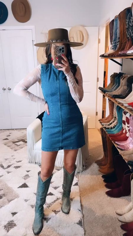 Love this Abercrombie denim dress! Perfect for Nashville outfits, cowboy boots outfits, country concert outfits, and more! Follow for more trendy western style!
6/7

#LTKVideo #LTKSeasonal #LTKStyleTip