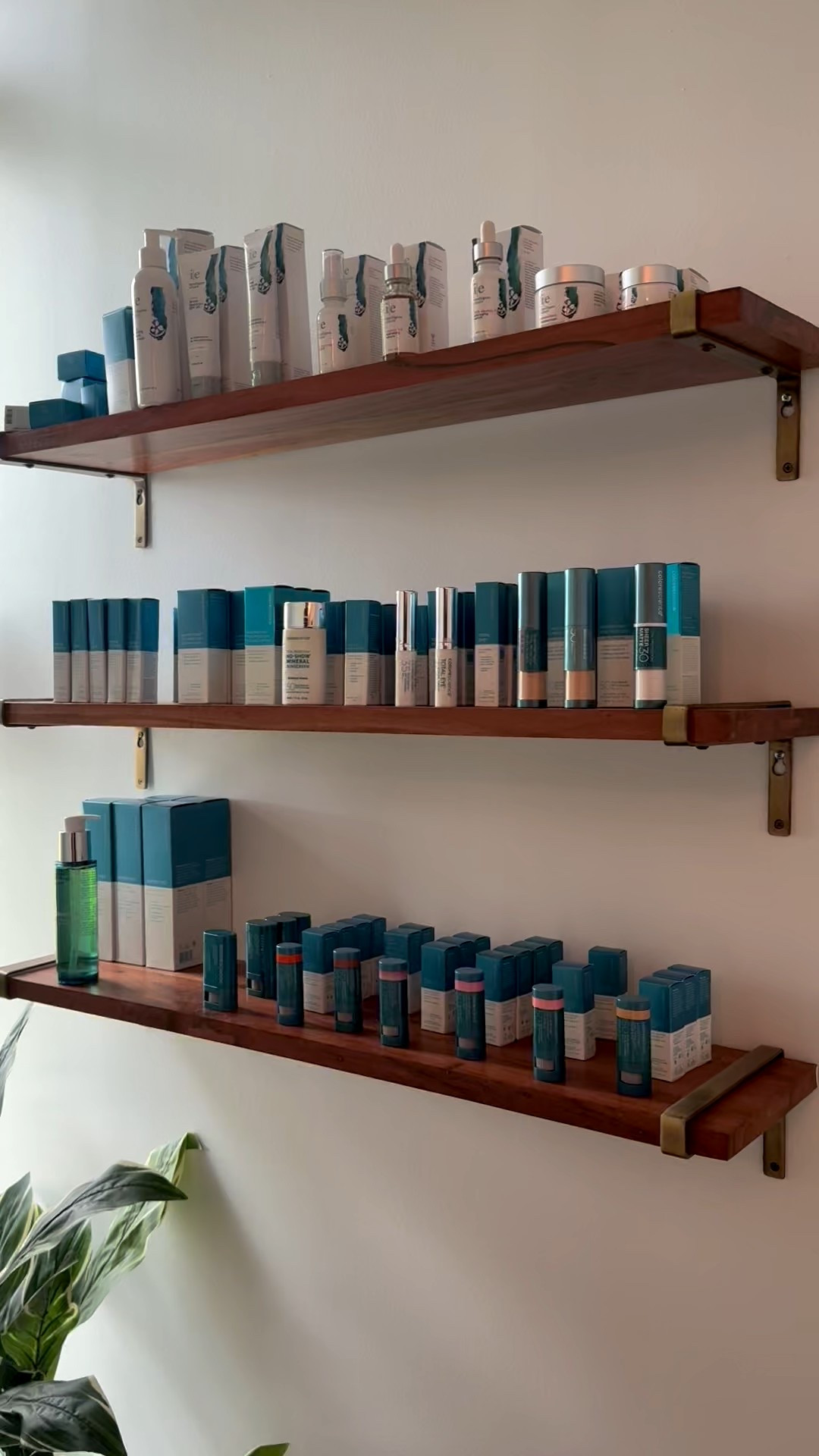 My favorite spf makeup / only makeup I use.  Love their flex in medium, the bronzer stick and the pinkest blush! And the concealer! So good 

#LTKSaleAlert #LTKBeauty #LTKFindsUnder100