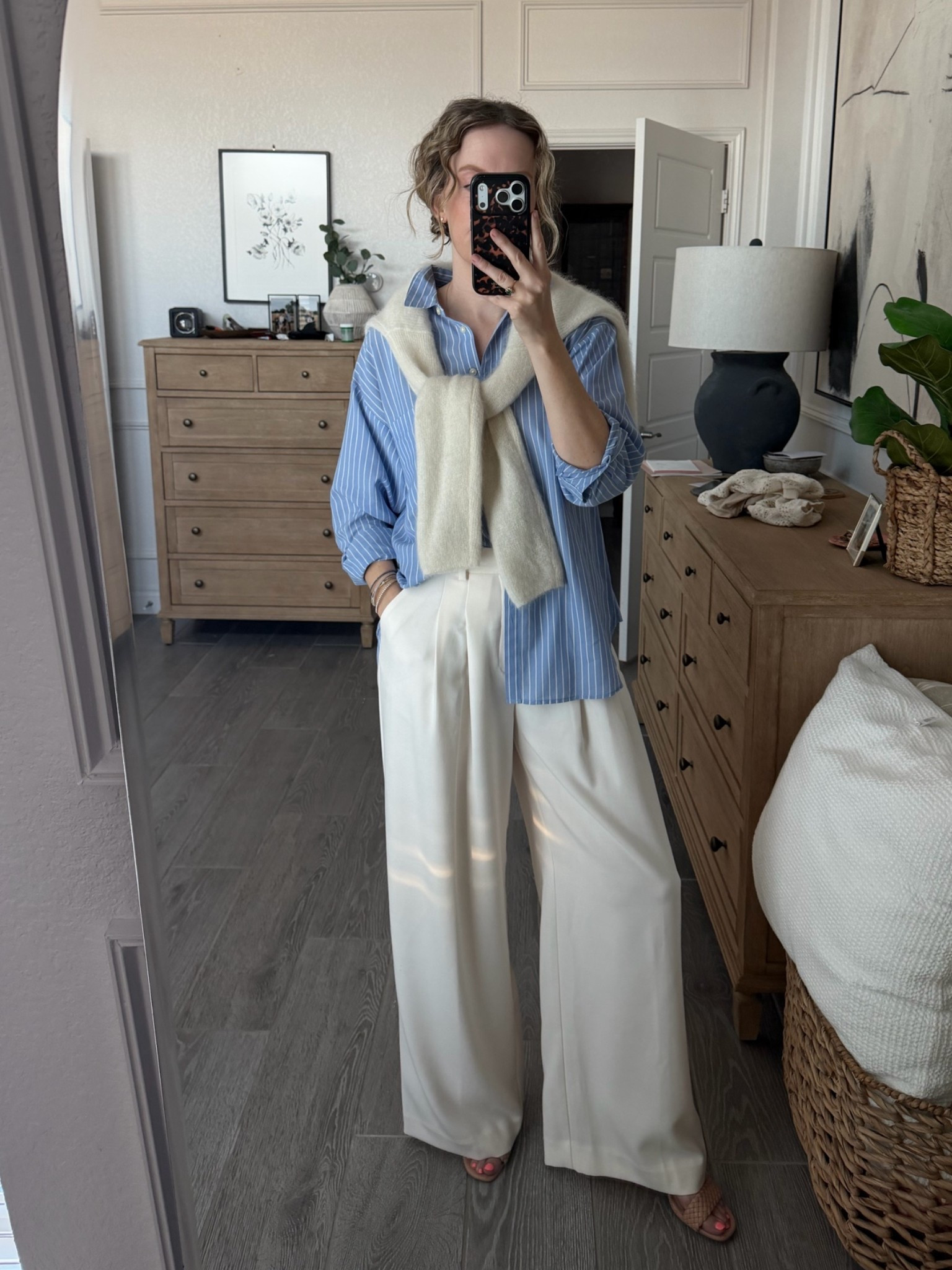Size down in pants (wearing a small)
Great pants for work!

#LTKmomlife #LTKootd #LTKWorkwear