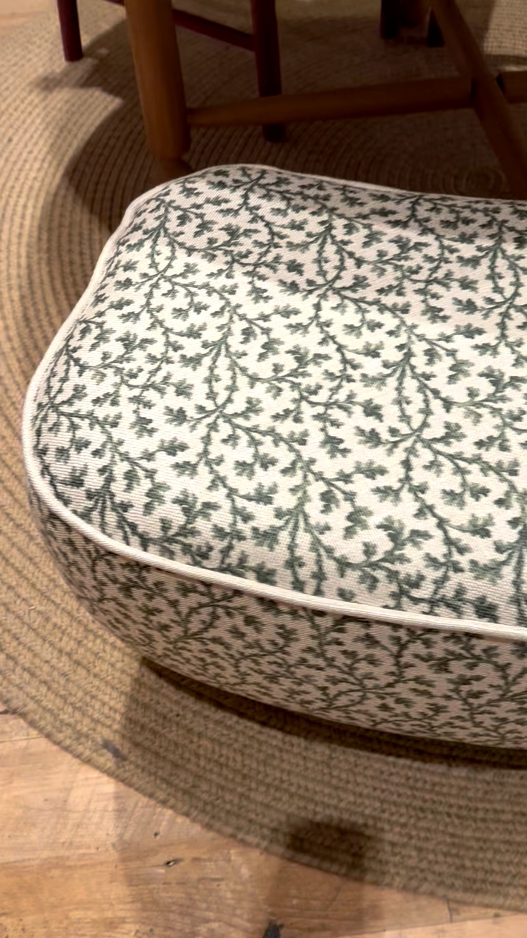 This cute curved dining bench adds a sculptural touch around the table. The contrast piping and cylinder legs give it an elevated, modern feel. Now an extra 40% off at Anthropologie. #Benches #DiningRoomStyle #AnthroHome #ModernDining #SculpturalDesign #HomeDecor #LTKHome #LongWeekendSale

#LTKHome #LTKValentine #LTKSaleAlert