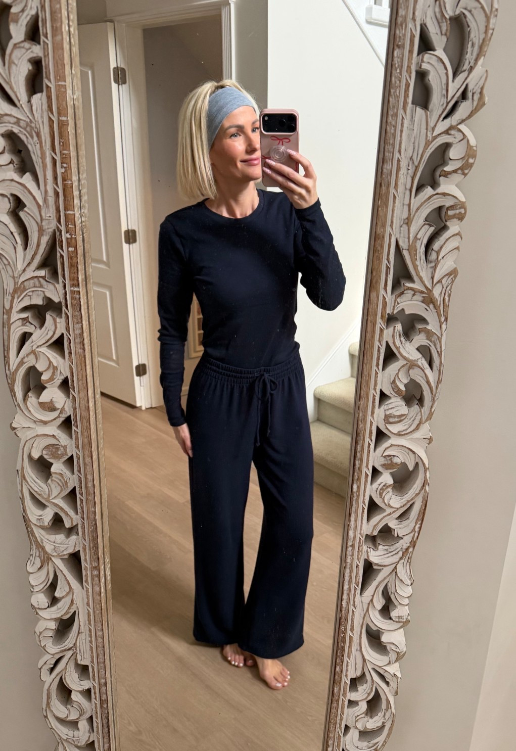 The set I live in. Everyone needs these pants 🩵