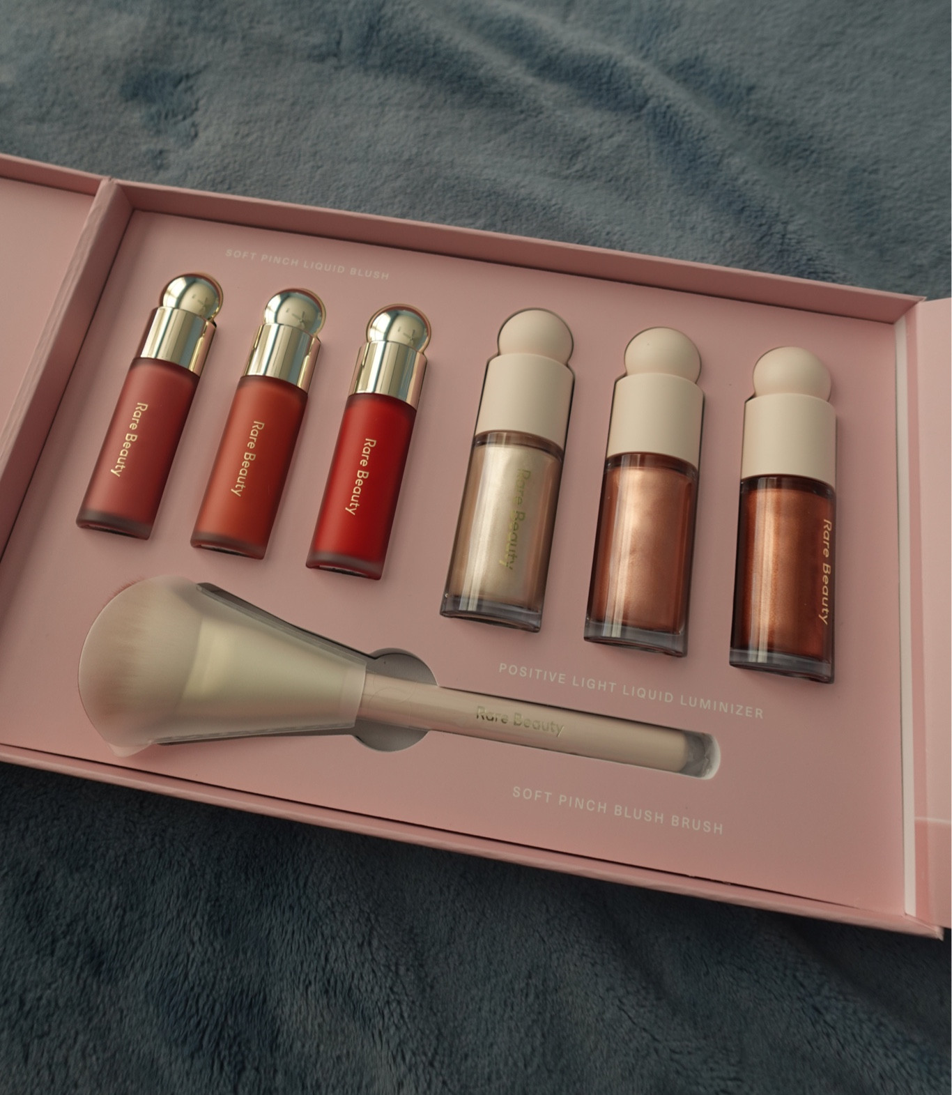 so aesthetically pleasing to look at 😍👀🫶🏻 

#rarebeauty #blush #highlighter #sephora

#LTKU #LTKBeauty #LTKFindsUnder50