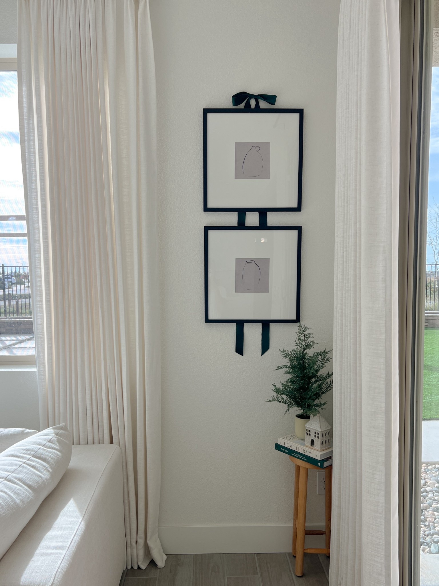 I started adding a bow above our picture frames last year during Christmas and absolutely love the look 😍🎀

#LTKHome #LTKHoliday