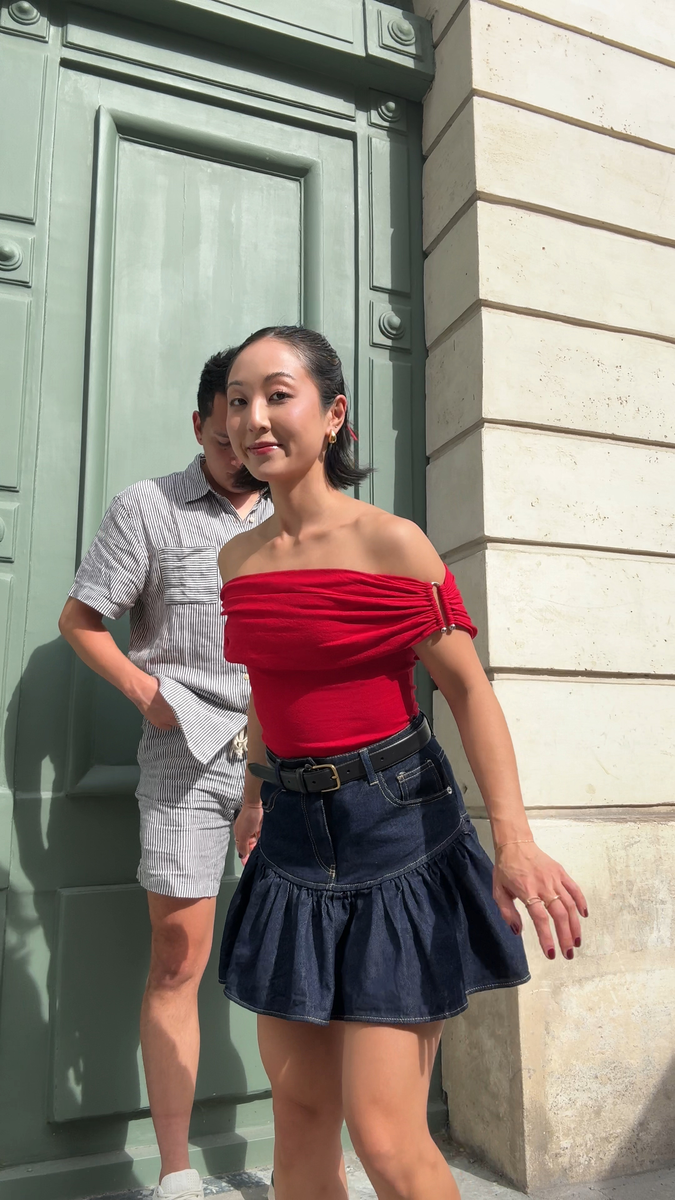 2️⃣ PARIS red top, BEE SHOES and red hair bows!! 🐝🥰❤️