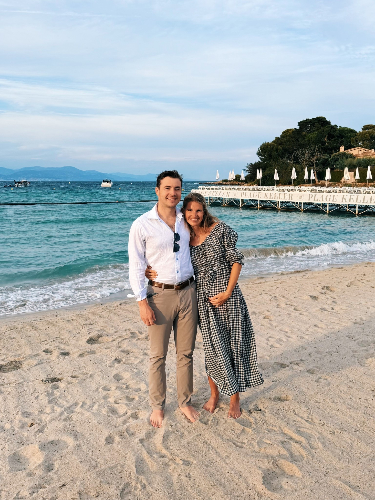 Doen dresses are so worth the hype - I want 500 more. This one is perfect with a bump and great without. Can be worn off the shoulder or on. I wore this to a beach dinner in the south of France

South of France dresses, bump friendly dresses , gingham maxi dress , Tie-Waist Midi Dress with sleeves

#LTKBump #LTKSeasonal #LTKTravel