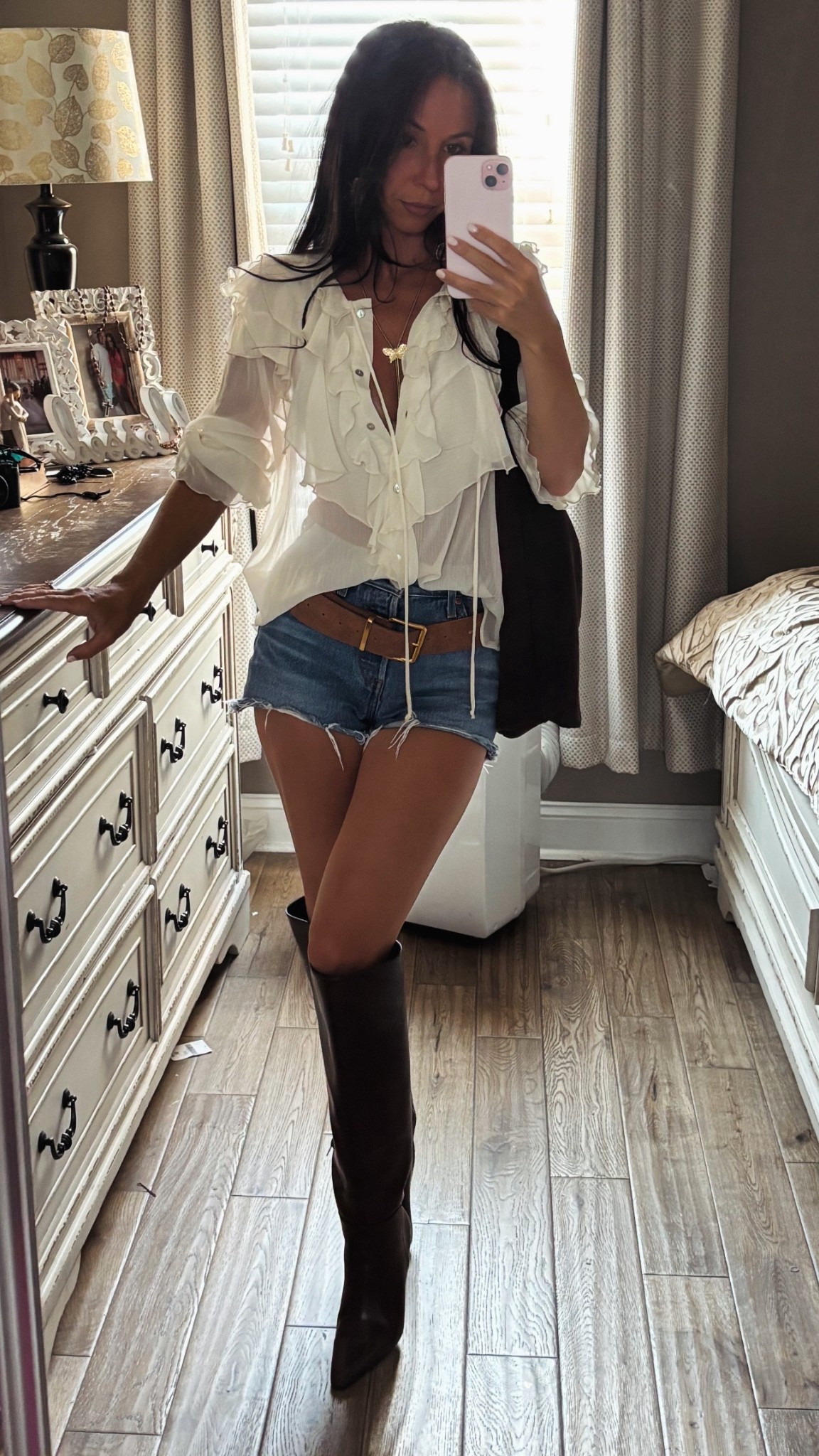 #OOTD  #girlsnight #datenight #shortsandboots #denim #peasanttop #brownkneeboots #transitionaloutfit

#LTKxMadewell #LTKNYFW #LTKStyleTip