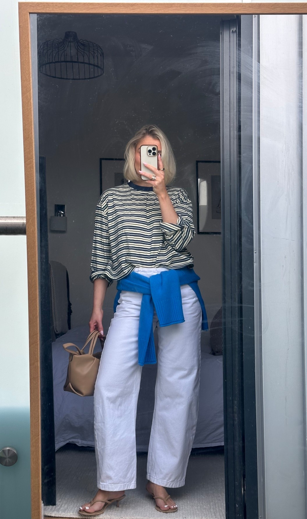 Styles I’m wearing are old - linked great alternatives 


White barrel jeans 
Blue knit jumper 
Blue jumper 
Striped top
Long sleeve stripe top
Suede thong sandals 
Spring outfit ideas 

#LTKstyletip #LTKspring #LTKjeans