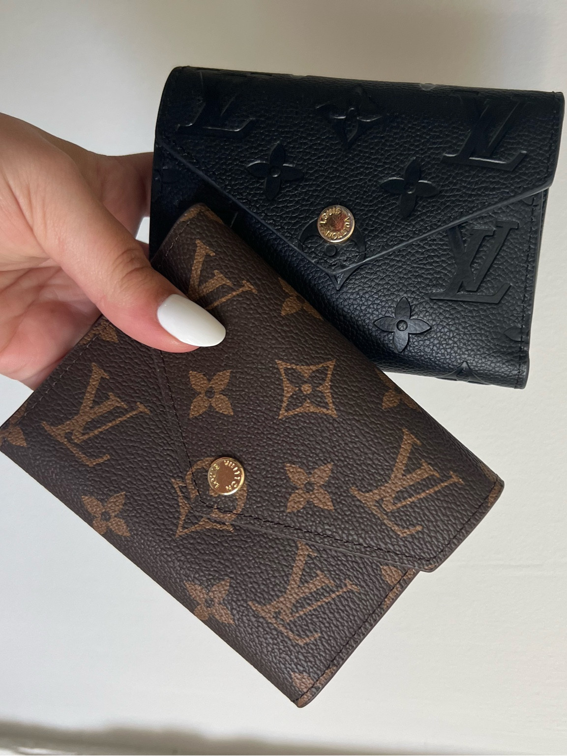 LV wallet dupe! Perfect size and quality is so nice! DHGate find for only $20! #dhgate #louisvitton #lvdupe #lv #dhgatefind

#liketkit #LTKsalealert #LTKunder50 #LTKunder100
@shop.ltk
https://liketk.it/3xBP6

#LTKstyletip #LTKunder100 #LTKunder50