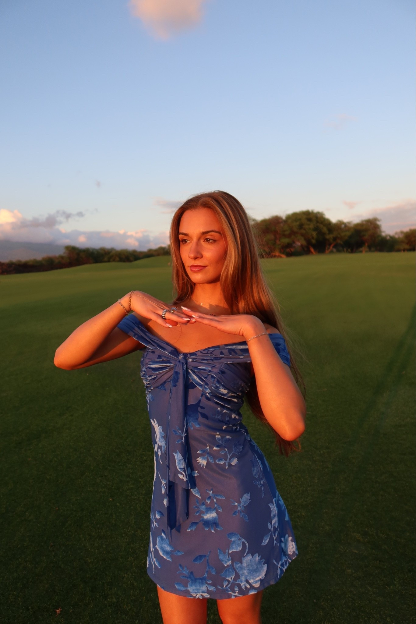 A mini blue dress in Hawaii 🌊🌴

#LTKgrwm #LTKootd #LTKSeasonal