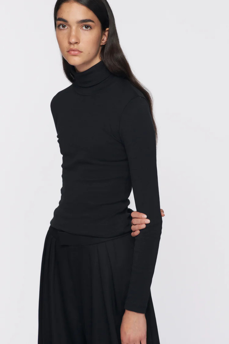 Fitted Turtleneck$454.8/5 (243 reviews)All reviewsShow reviews draweror 4 payments of $11.25 with... | Kotn