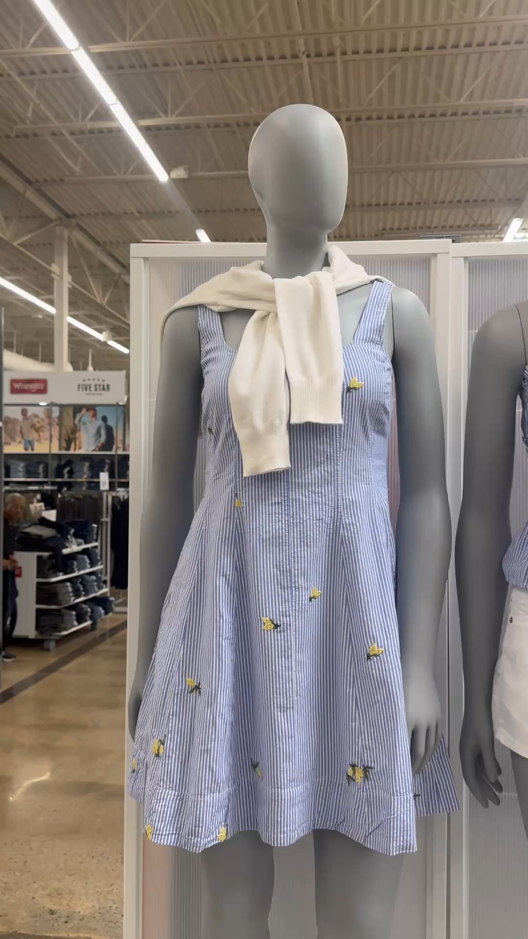 When life give you lemons, squeeze the day. Check out this cute lemon collection at Walmart 

#LTKWorkwear #LTKStyleTip #LTKFindsUnder50