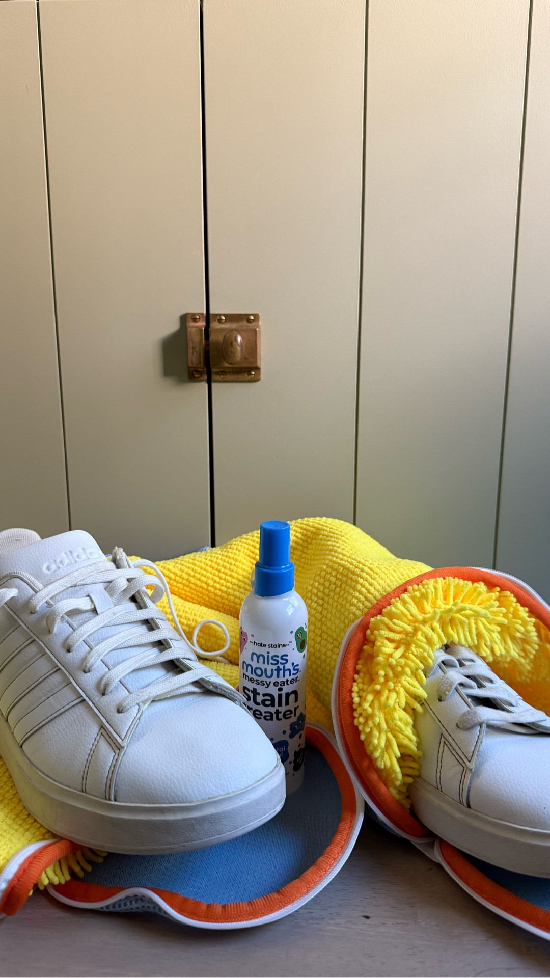 Did you guys know about these shoe washing bags?? No more excuses for dirty shoes in this family 🙃