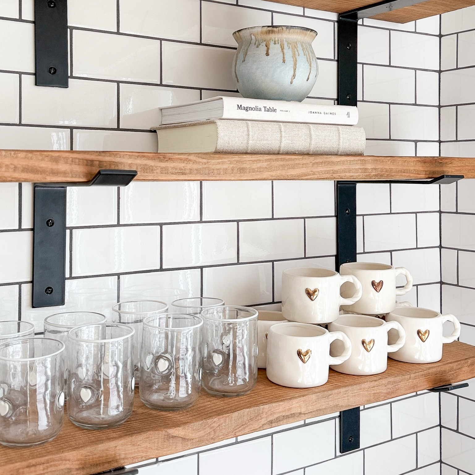 A Valentines Day kitchen 💕- open shelves Valentine’s Day decor 

#LTKHome #LTKFindsUnder50 #LTKSeasonal