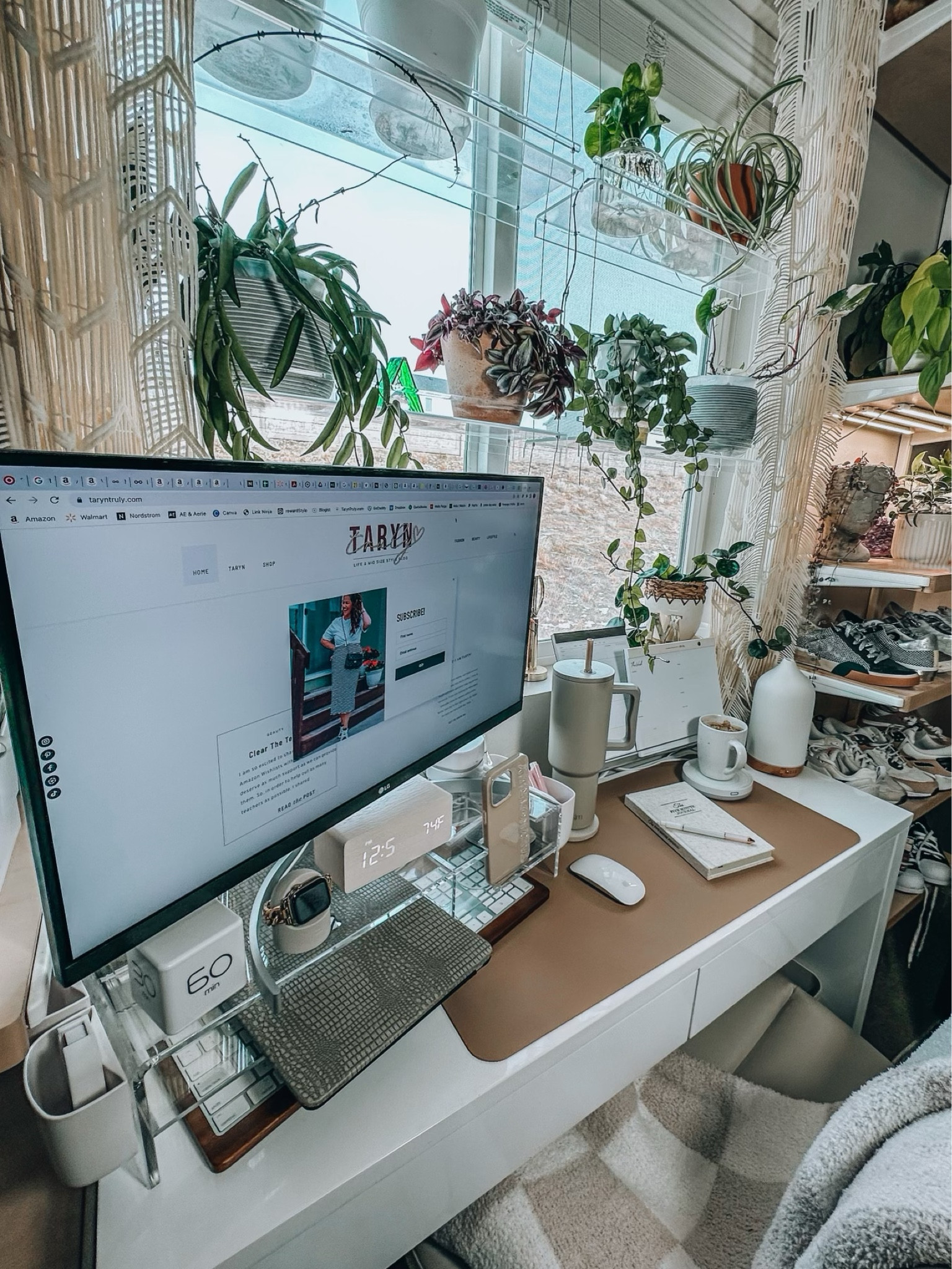 that girl desk setup - adhd friendly desk - Amazon aesthetic desk - office inspo - desk refresh - aesthetic amazon finds

#LTKFind #LTKstyletip #LTKhome