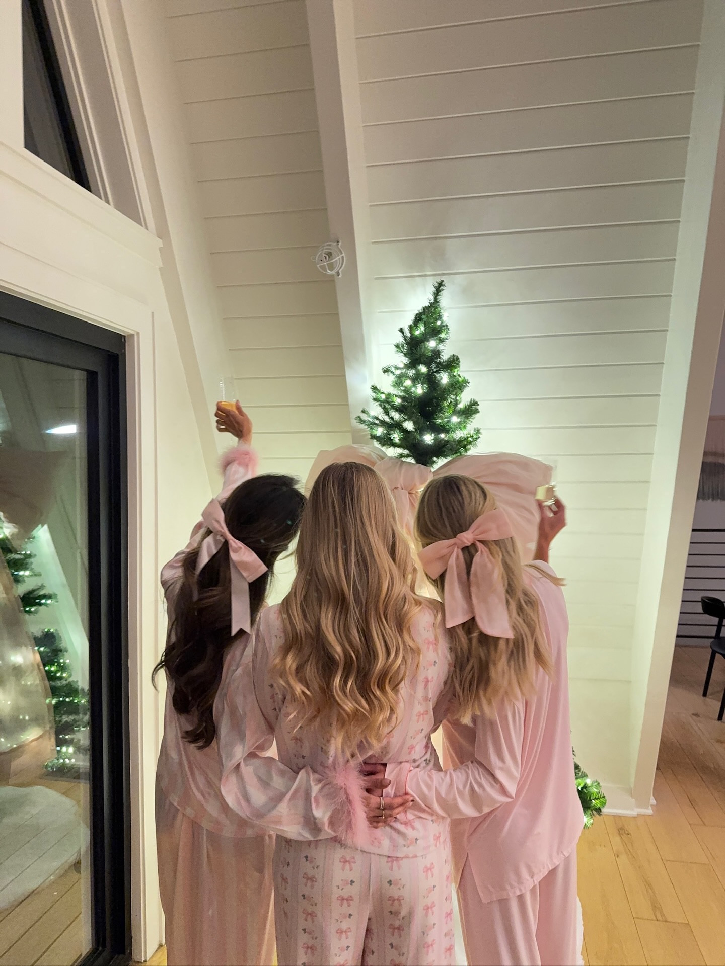 it's beginning to look a lot like pinkmas 🎀🌲🎅🏻

#christmas #pinkmas #christmasvibes #pinterestaesthetıc #pinterestinspo #pinterestgirls #pinkaesthetic