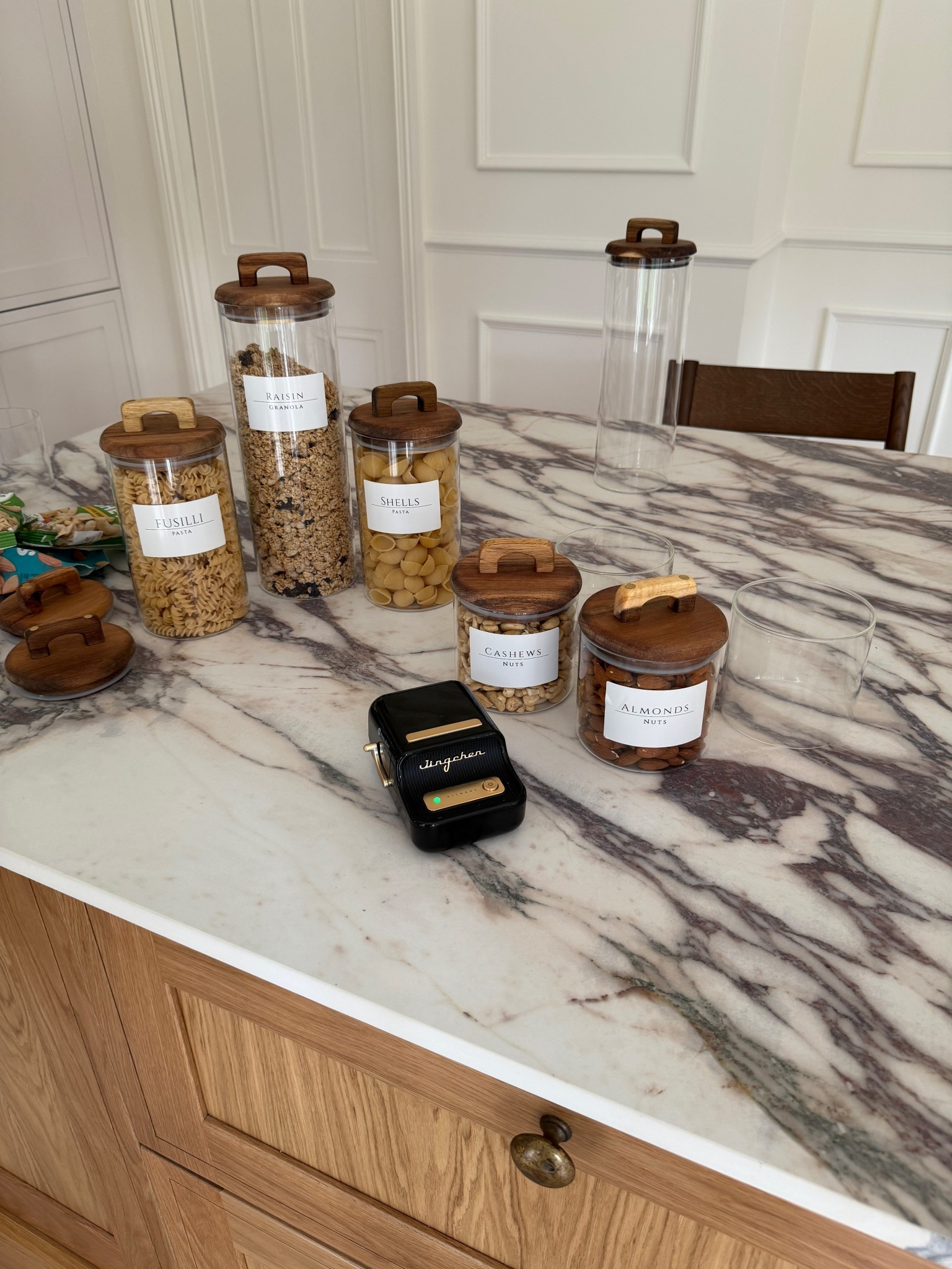 The best little label maker! I’ve linked the size labels you’ll need to buy to make labels the same size as mine ✨