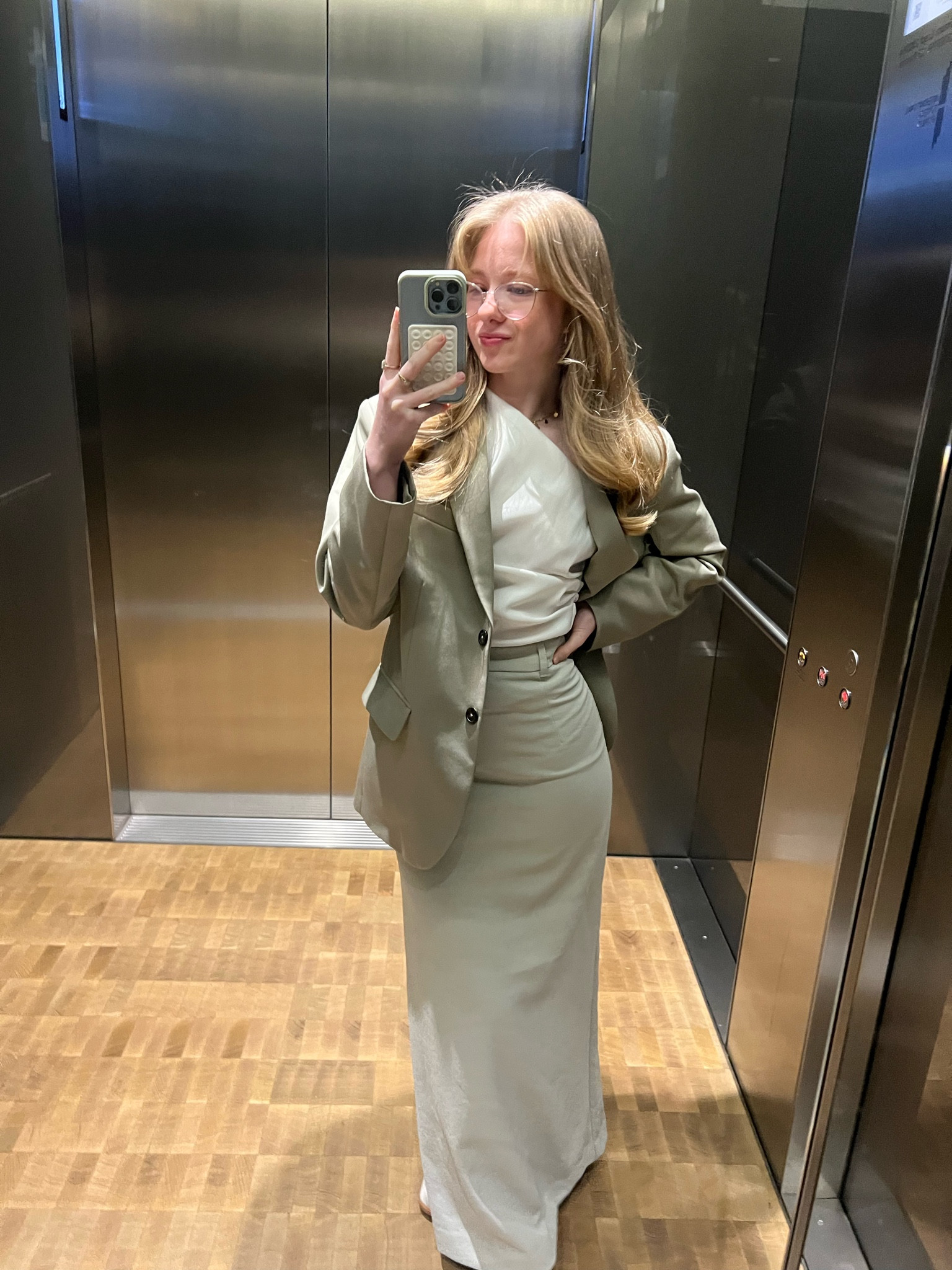 Monochrome outfits never go wrong 

#LTKaustralia #LTKworkwear #LTKwinter