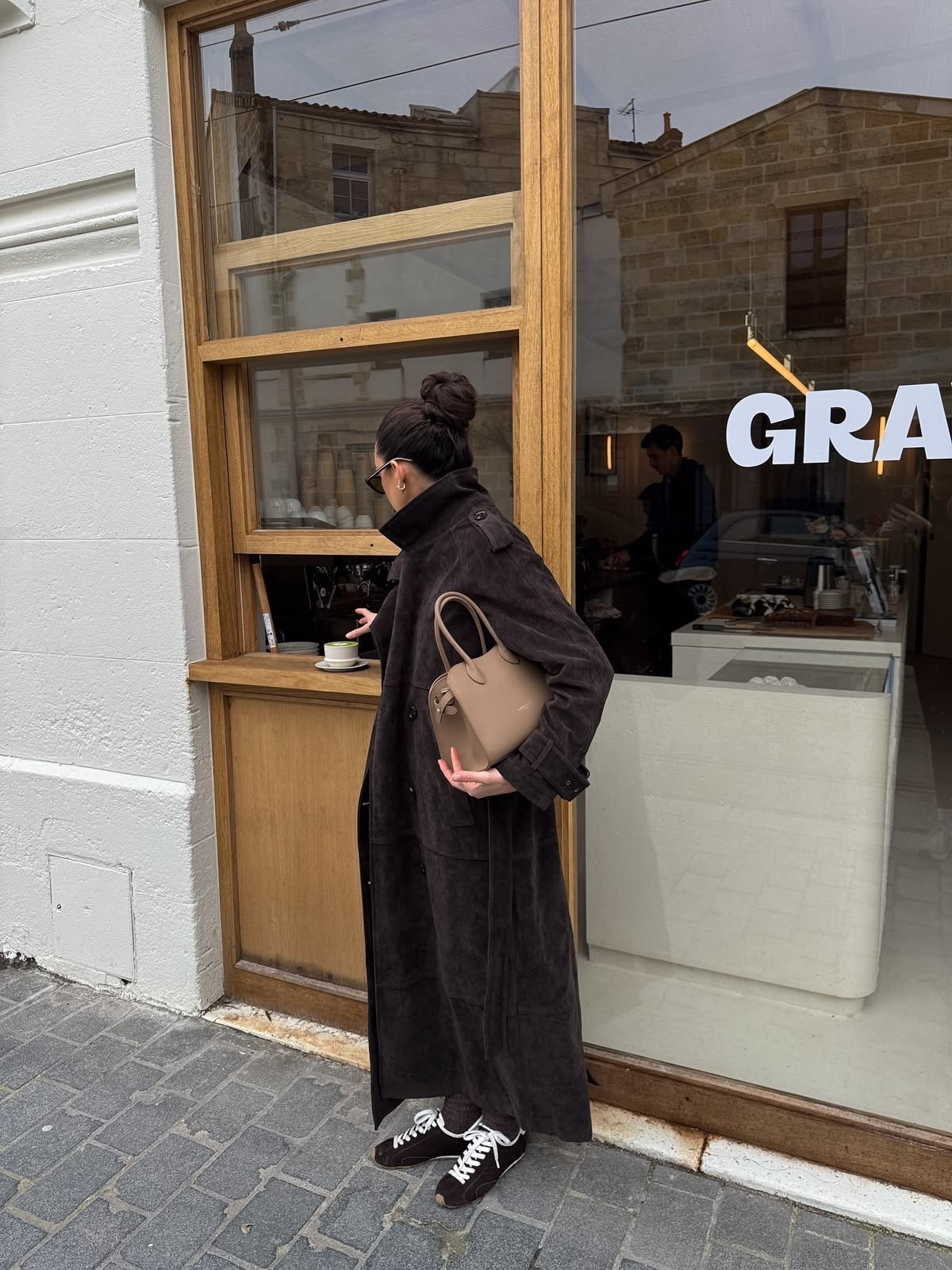 trench, suede & tennis

publicité  

#LTKshoes #LTKeurope #LTKspring