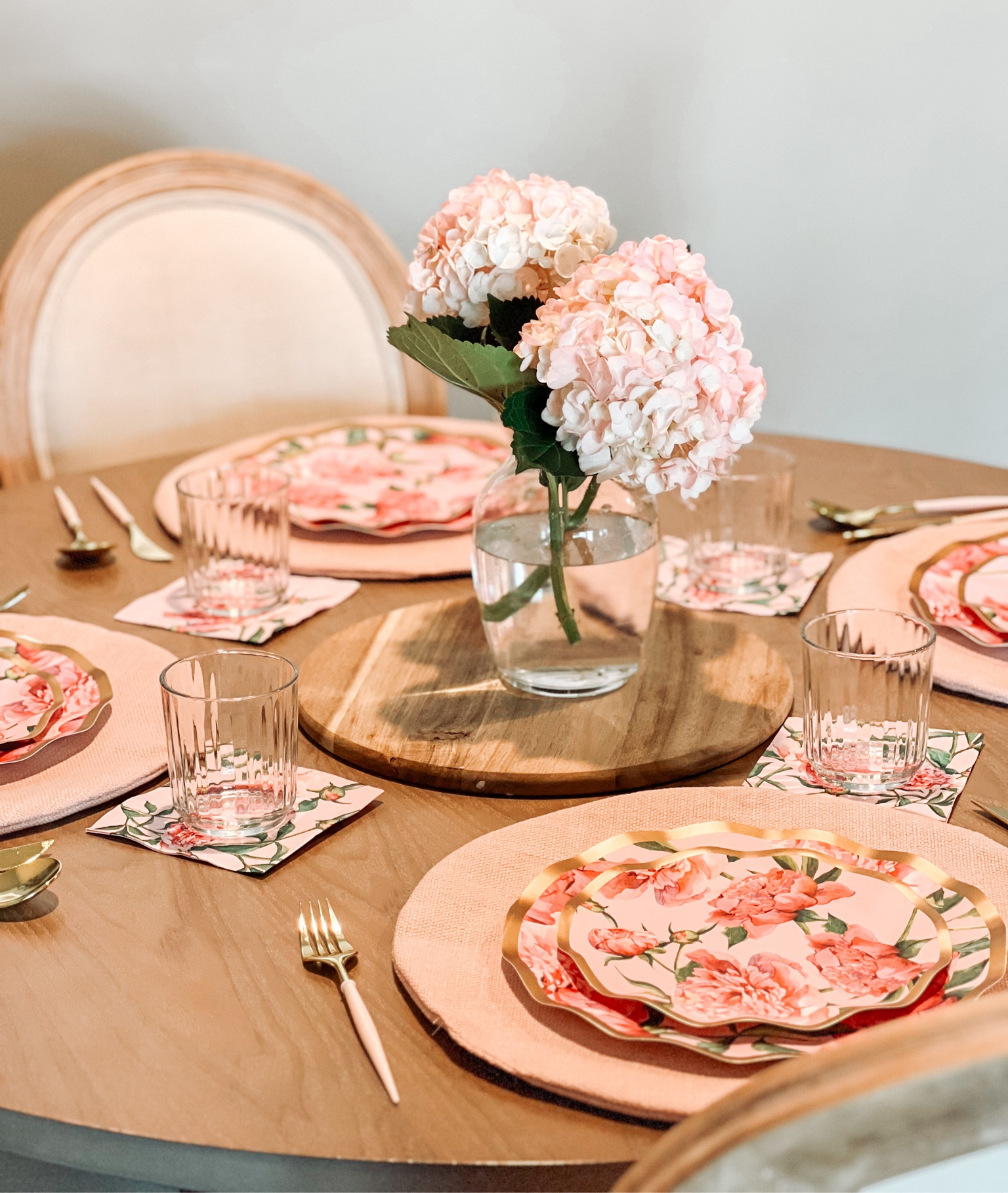 Spring Table decor! 

#spring #tabledecor #tableseruo #tablescape #tablesetting 

#LTKSeasonal #LTKhome #LTKfamily