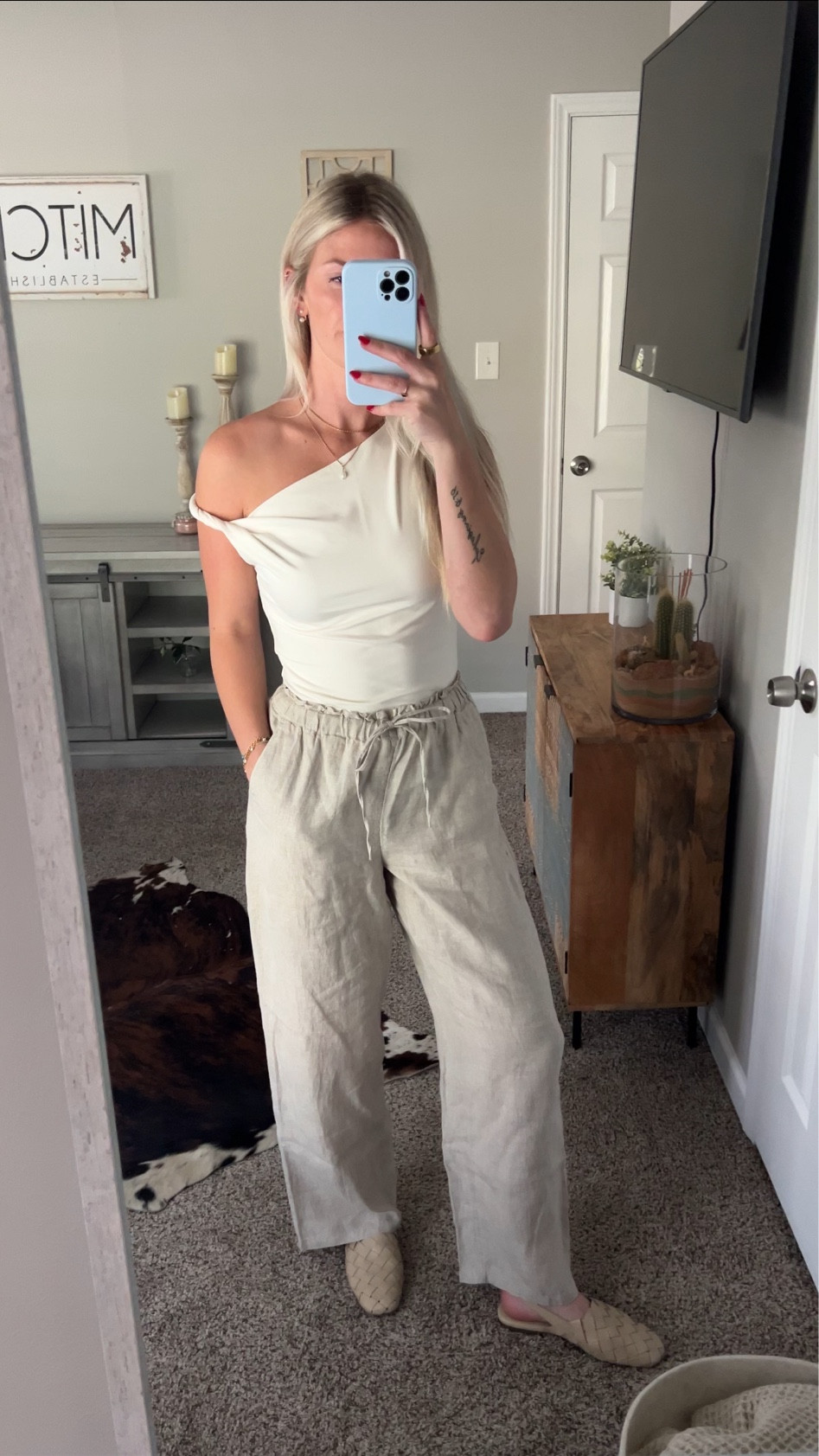 top: s
bottoms: s classic 
shoes: 8