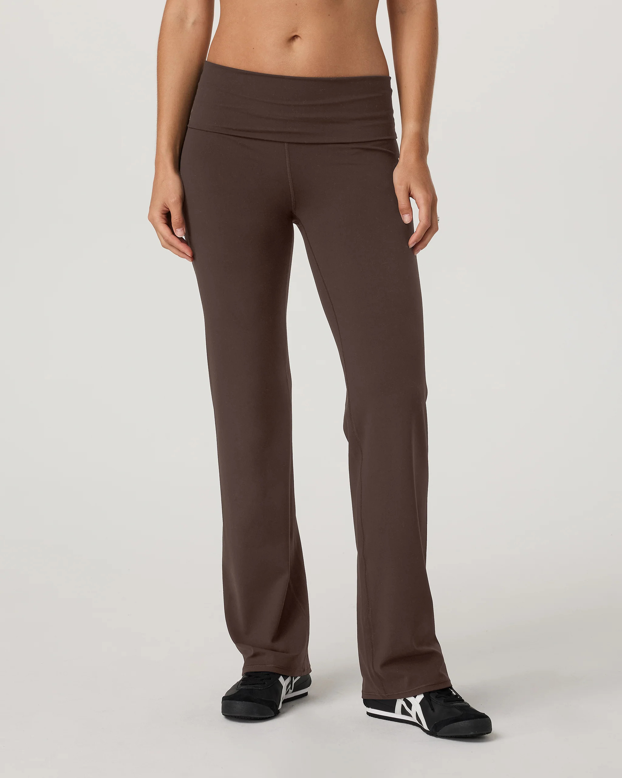 Vuori AllTheFeels™ Foldover Pant | Women's Java Pants | Vuori | Vuori Clothing (US & Canada)
