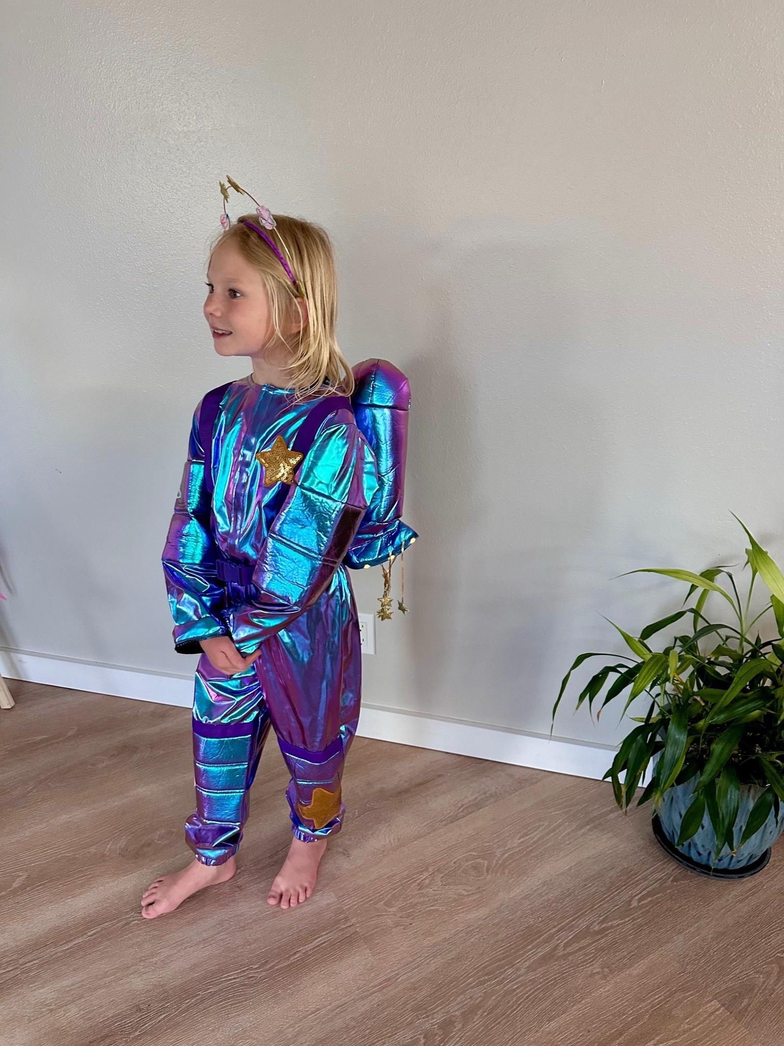 Blast off into pretend play ✨🚀 This Light-Up Cosmic Sparkle Astronaut Costume from Pottery Barn Kids is officially the star of dress-up time. The sparkle details, glowing lights, and space adventure vibes make it perfect for little imaginations that are always ready for takeoff. Perfect for birthdays, Halloween, or everyday missions to the moon. 🌙💫
#PotteryBarnKids #AstronautCostume #KidsStyle #PretendPlay #DressUpFun #MomFinds #KidsFashion #GiftIdeas

#LTKKids #LTKSaleAlert #LTKBaby