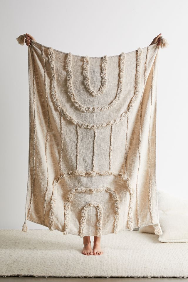 Modern Hilo Tufted Throw Blanket | Urban Outfitters (US and RoW)