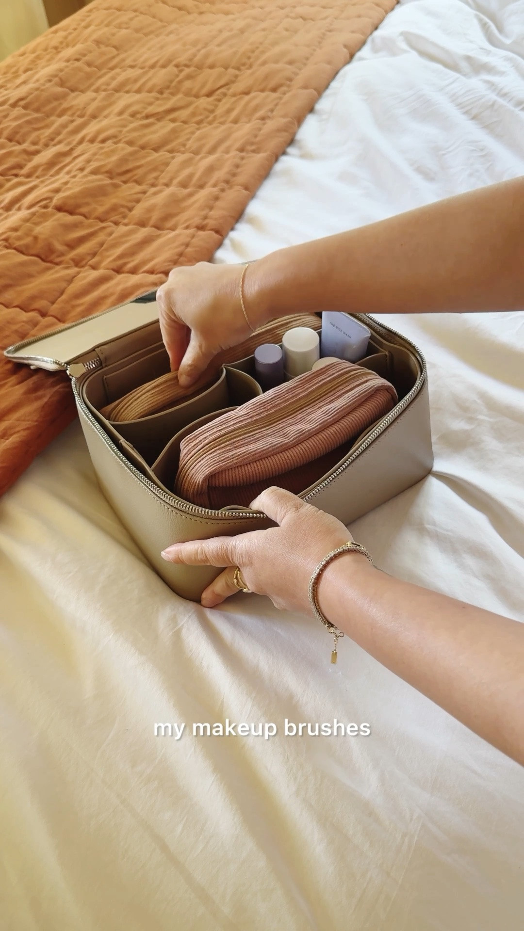 The perfect travel case!

@Quince 
#quincepartner