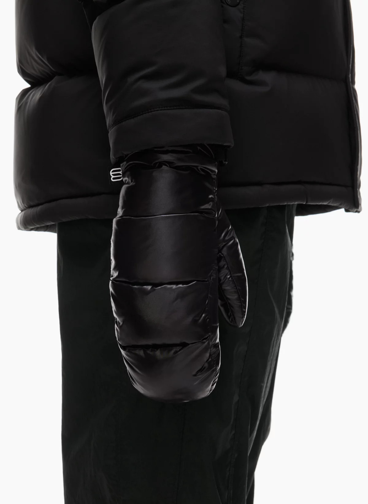 THE SUPER PUFF™ PRO MITTEN | Aritzia