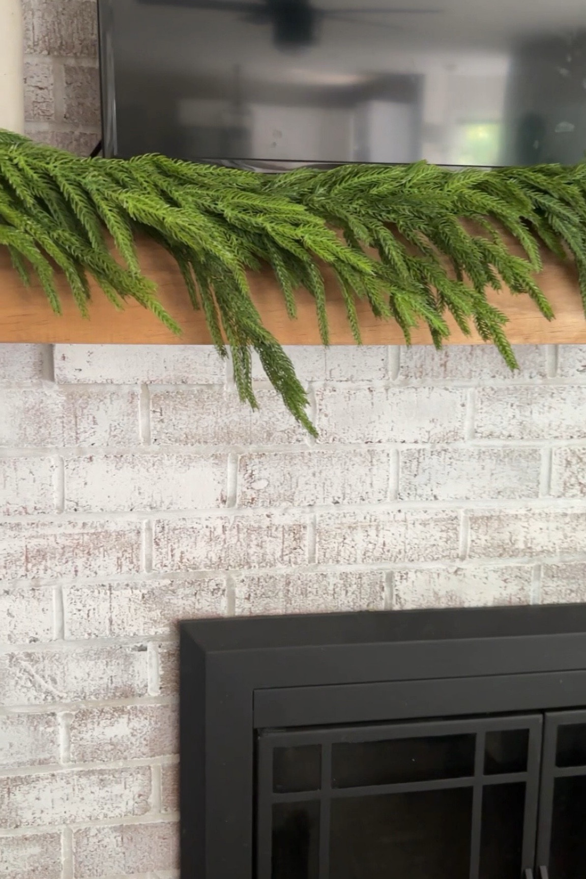 Holiday garland. Jump on this as it will sell fast!

#LTKHoliday #LTKSeasonal #LTKhome