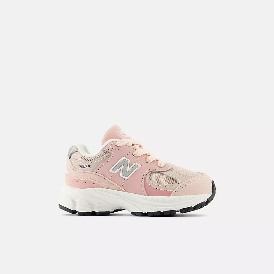 2002 Lace | New Balance Athletics, Inc.