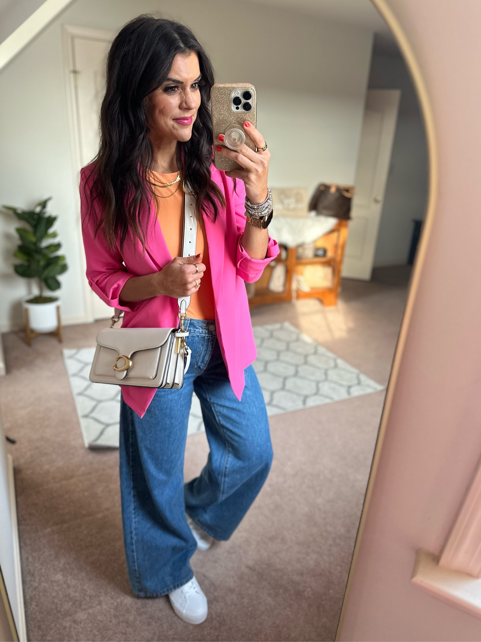 Tonight’s ootd. Everything is true to size, but I did size up one in the jeans for a looser fit 

#LTKSeasonal #LTKfindsunder100 #LTKstyletip