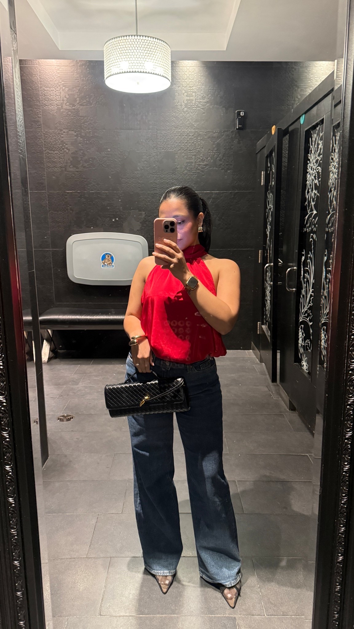 Satin halter top 

#LTKdatenight #LTKcanada #LTKpetite